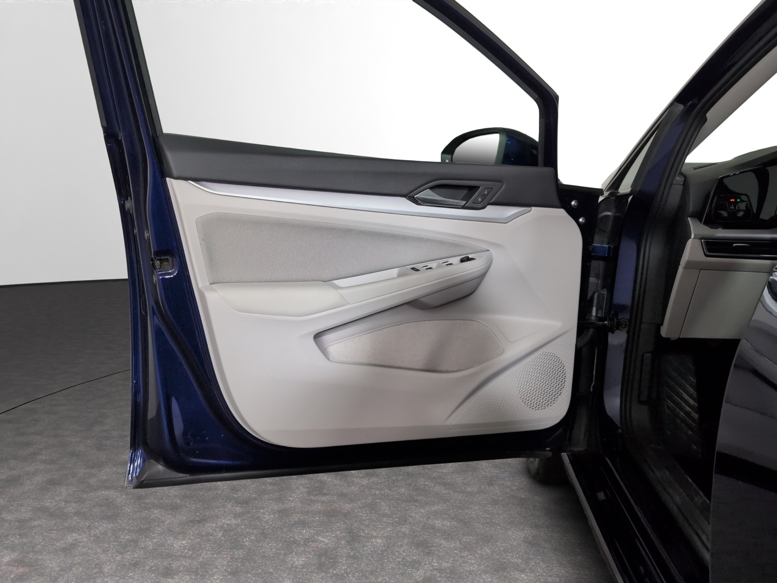 VW Golf Variant 1.0 eTSI mHEV Life DSG-image-13
