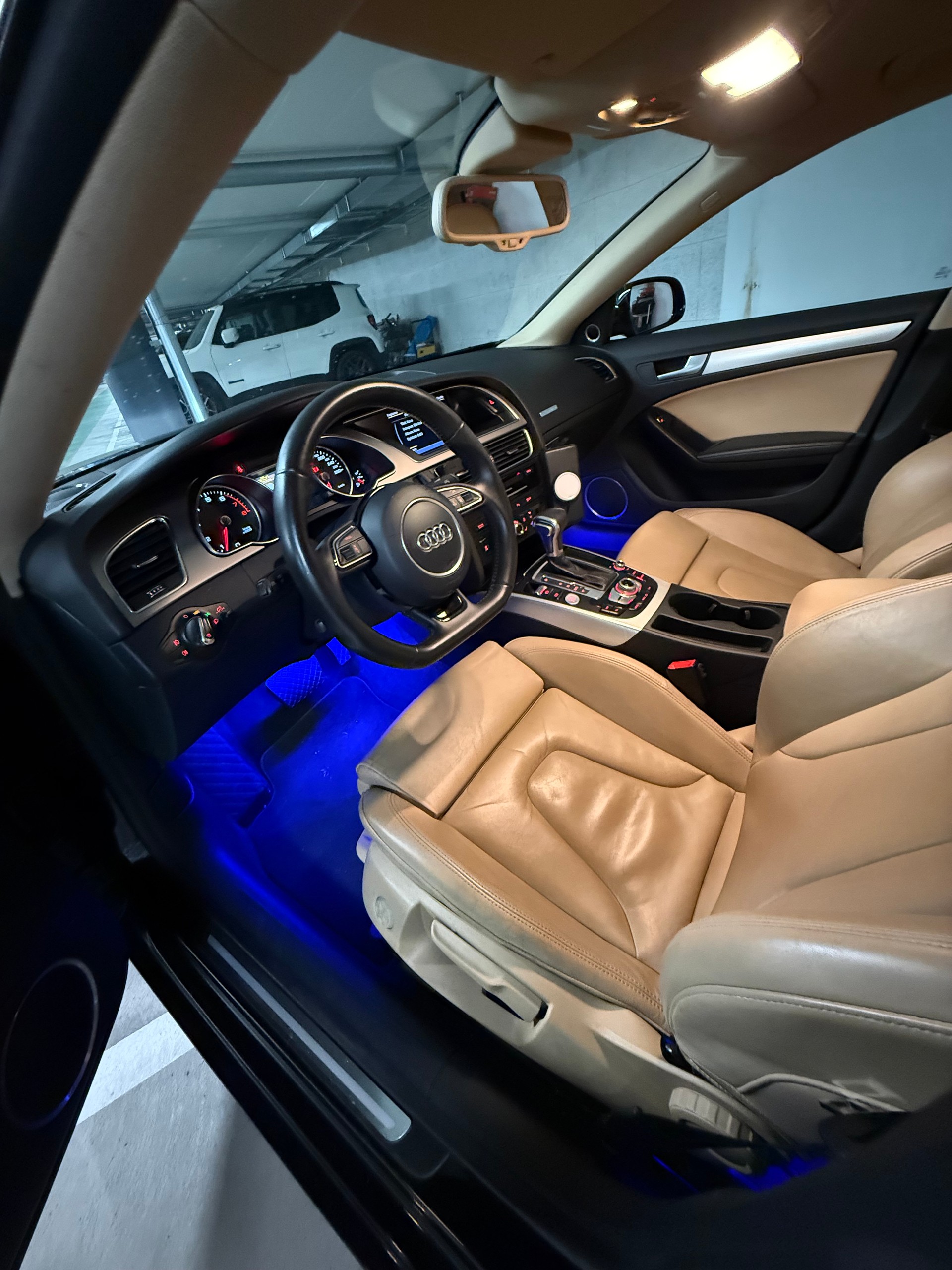 AUDI 2.0 TFSI quattro S-Tronic-image-2
