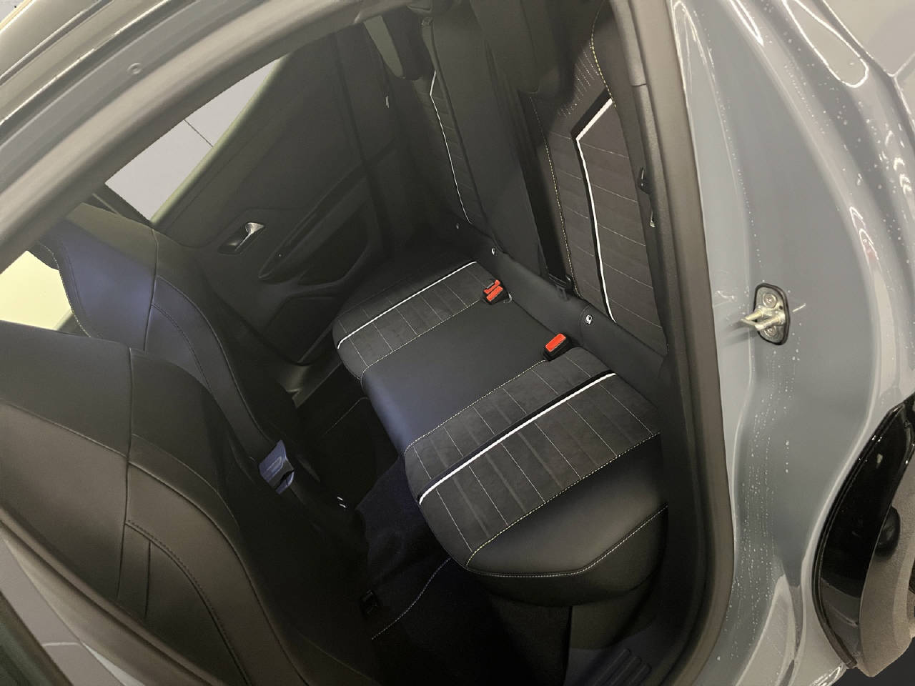 OPEL Mokka-e GSe Demo-image-11