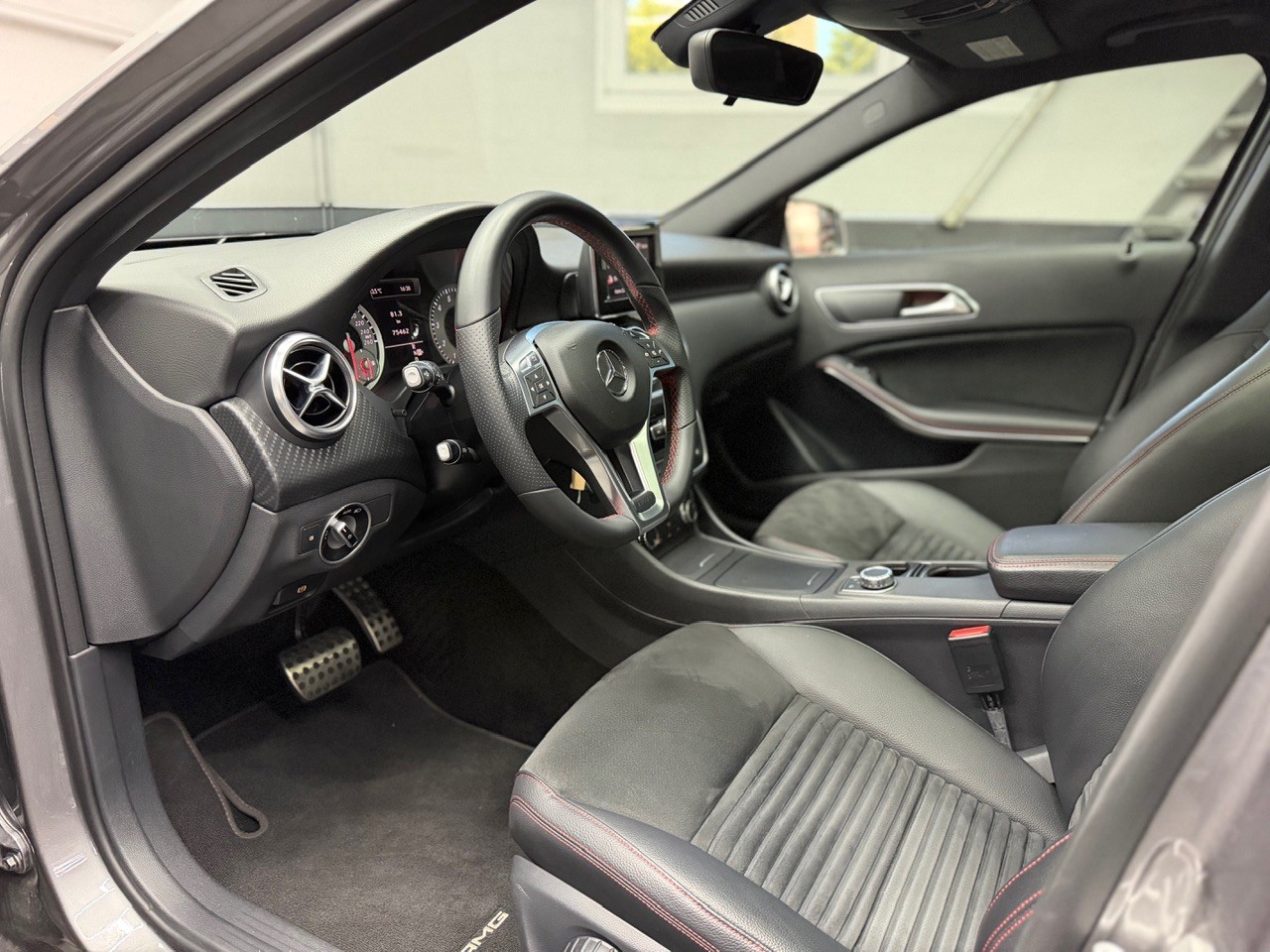 MERCEDES-BENZ A 250 AMG Line 7G-DCT | Tempomat | Rückfahrkamera | Panoramadach-image-12
