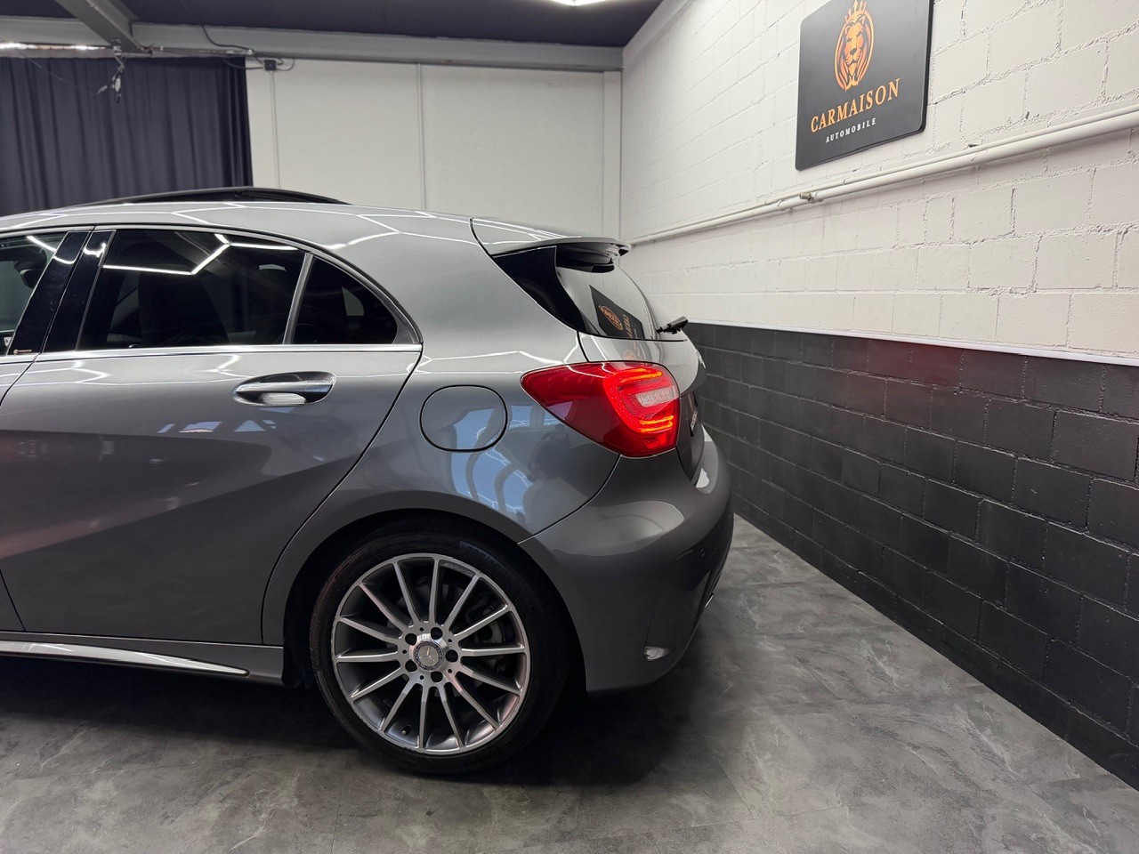MERCEDES-BENZ A 250 AMG Line 7G-DCT | Tempomat | Rückfahrkamera | Panoramadach-image-3