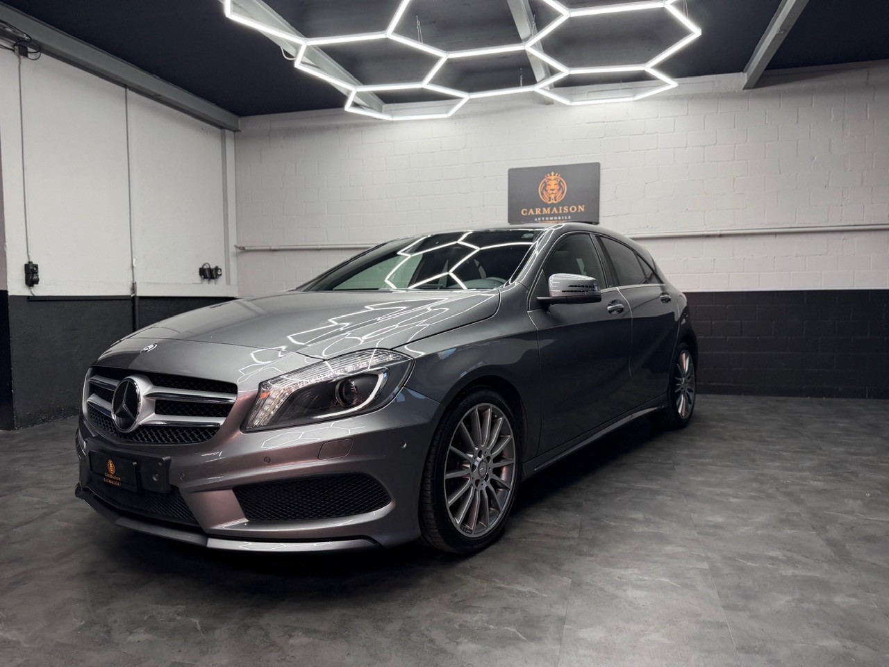 MERCEDES-BENZ A 250 AMG Line 7G-DCT | Tempomat | Rückfahrkamera | Panoramadach-image-2