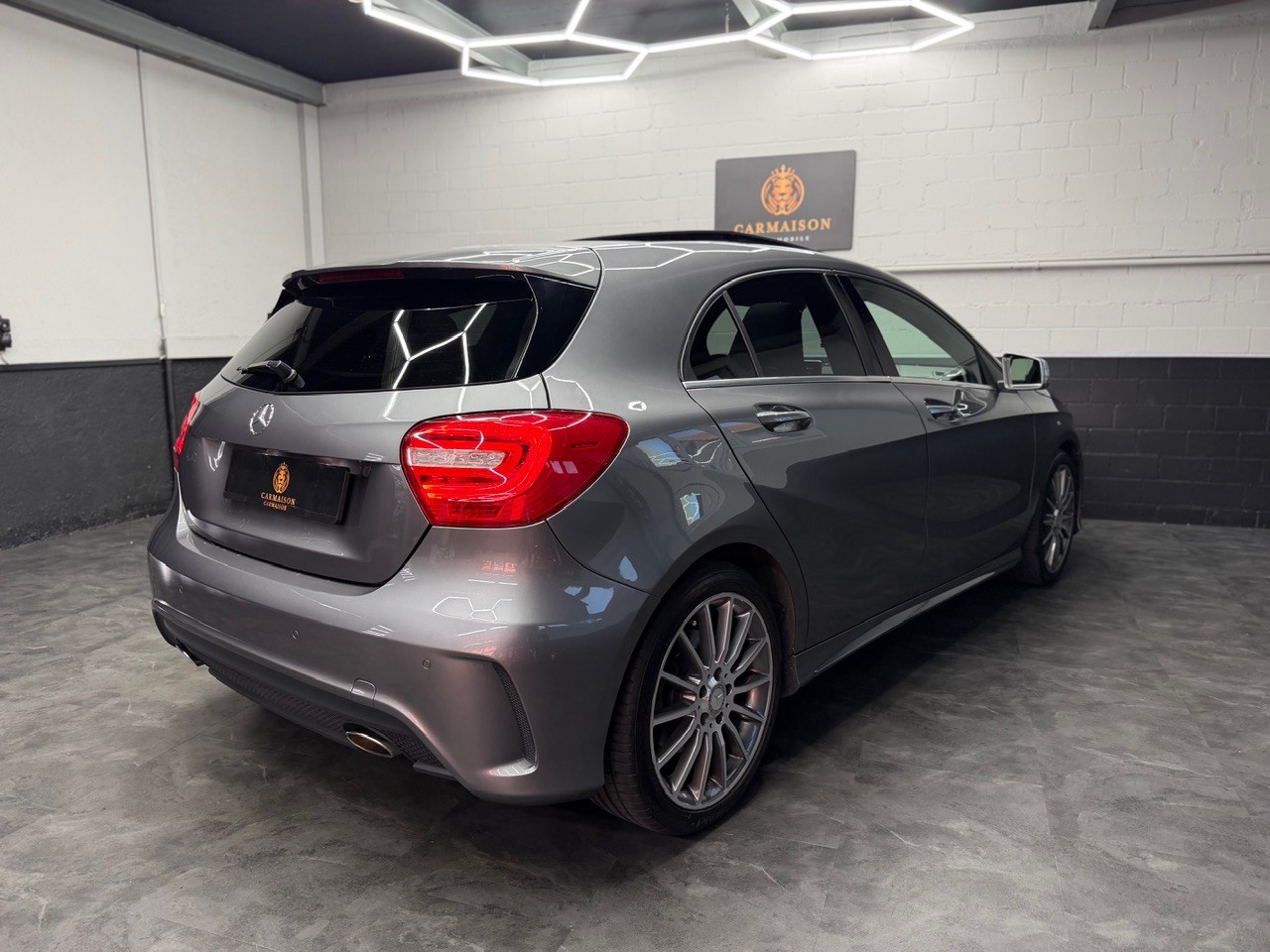 MERCEDES-BENZ A 250 AMG Line 7G-DCT | Tempomat | Rückfahrkamera | Panoramadach-image-7