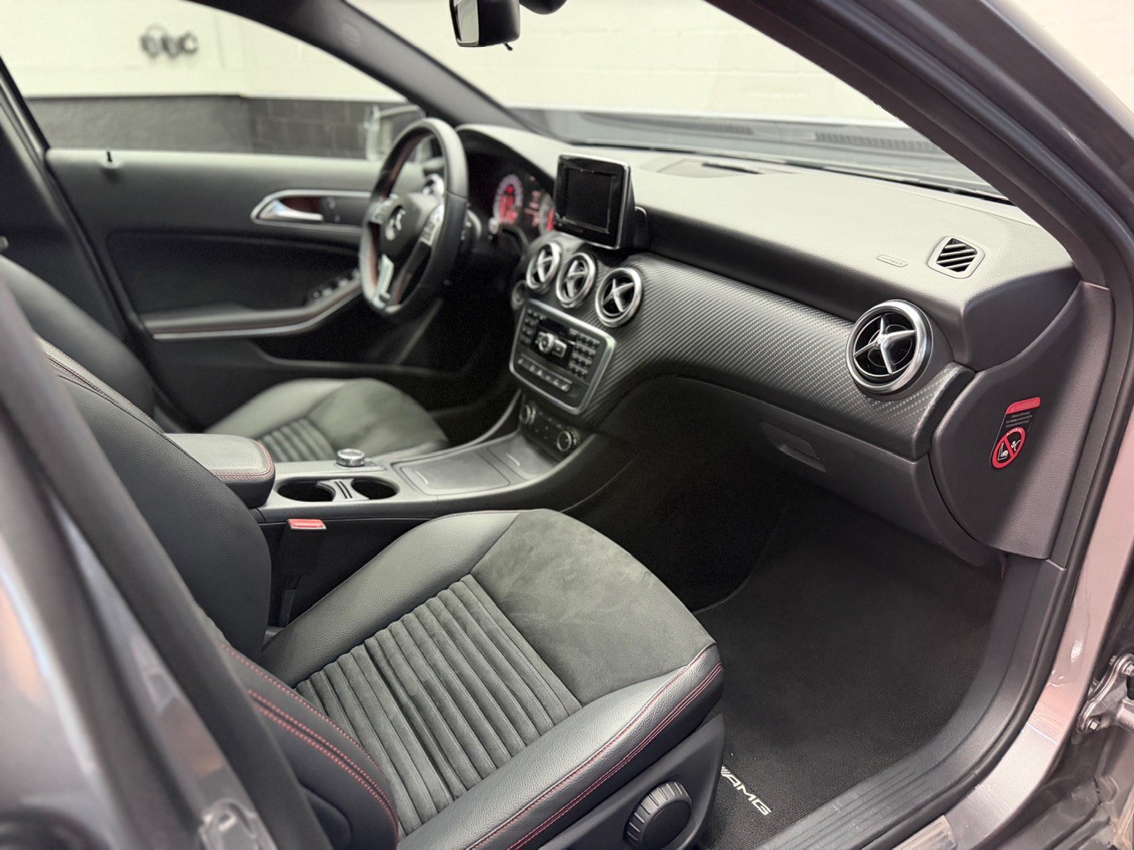 MERCEDES-BENZ A 250 AMG Line 7G-DCT | Tempomat | Rückfahrkamera | Panoramadach-image-21