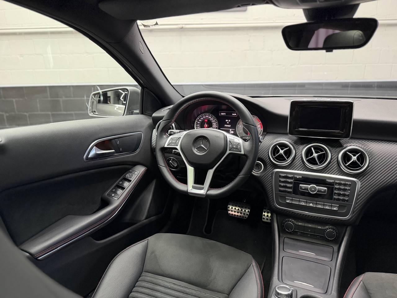 MERCEDES-BENZ A 250 AMG Line 7G-DCT | Tempomat | Rückfahrkamera | Panoramadach-image-16