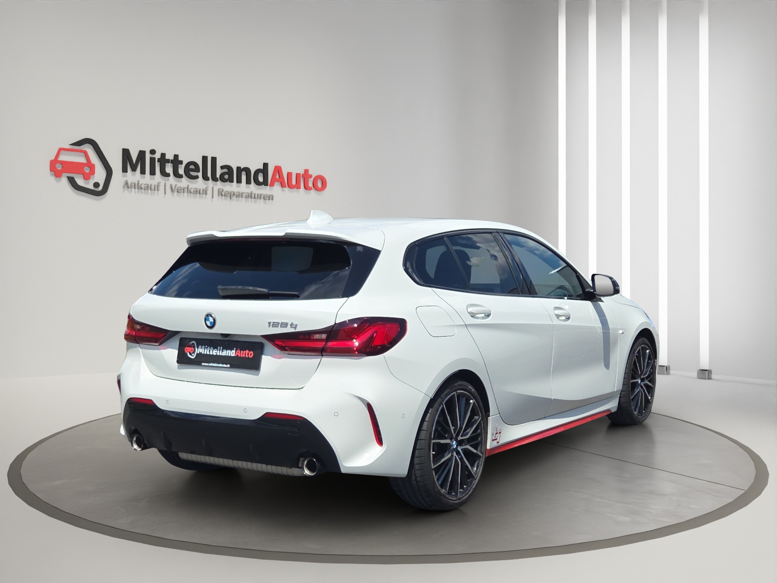BMW 128ti M Sport Pro Steptronic-image-11