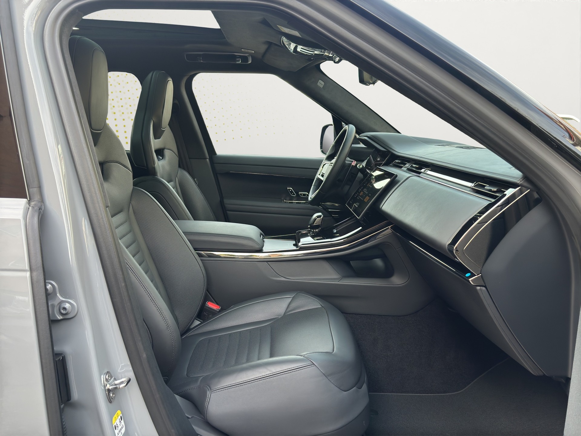 LAND ROVER RR Sport P635 Edition TWO Carbon-image-16
