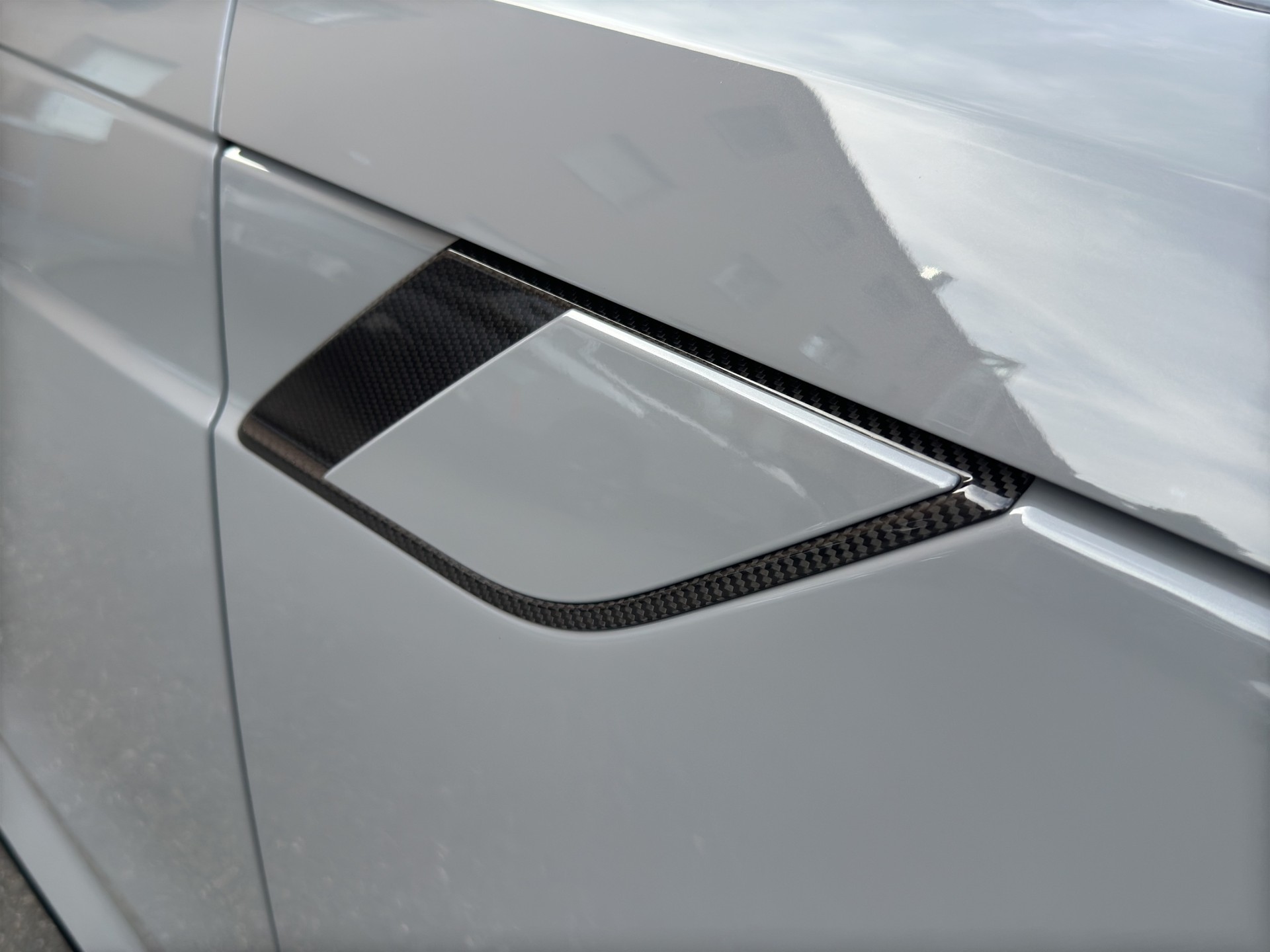 LAND ROVER RR Sport P635 Edition TWO Carbon-image-11