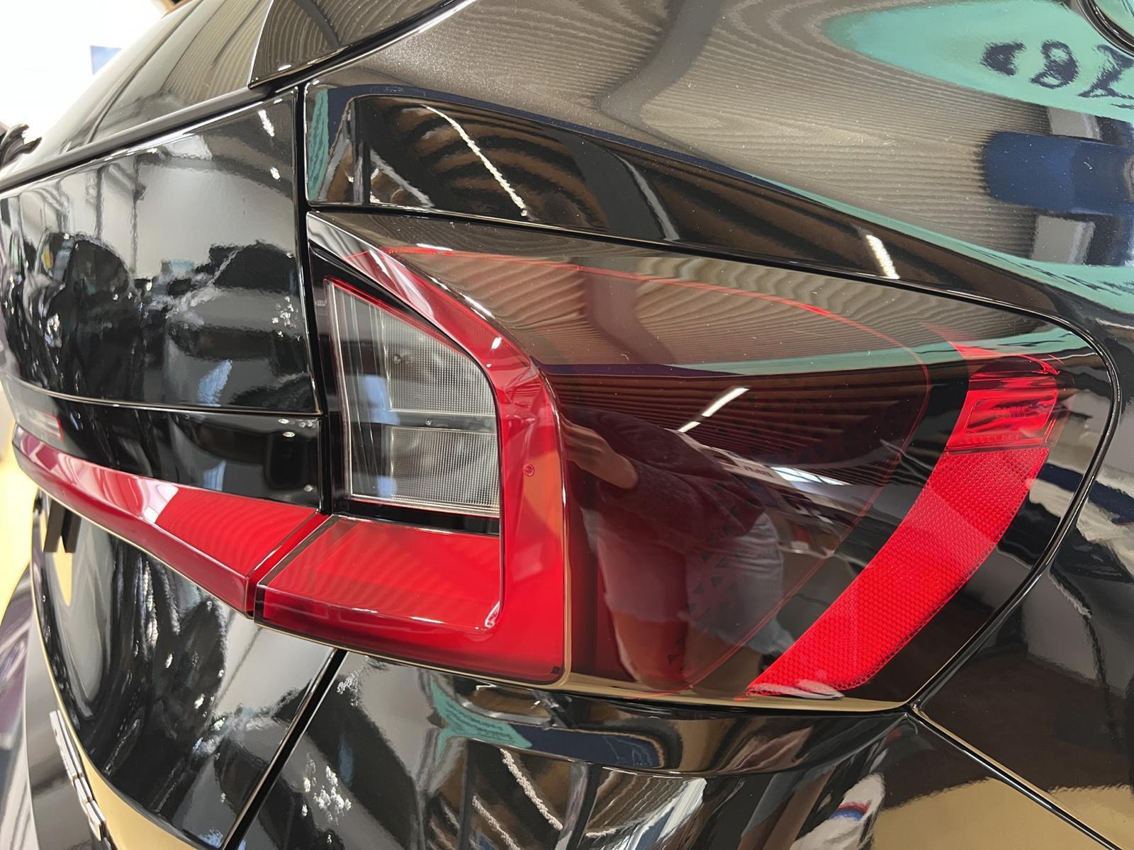 BMW iX1 20 eDrive-image-6