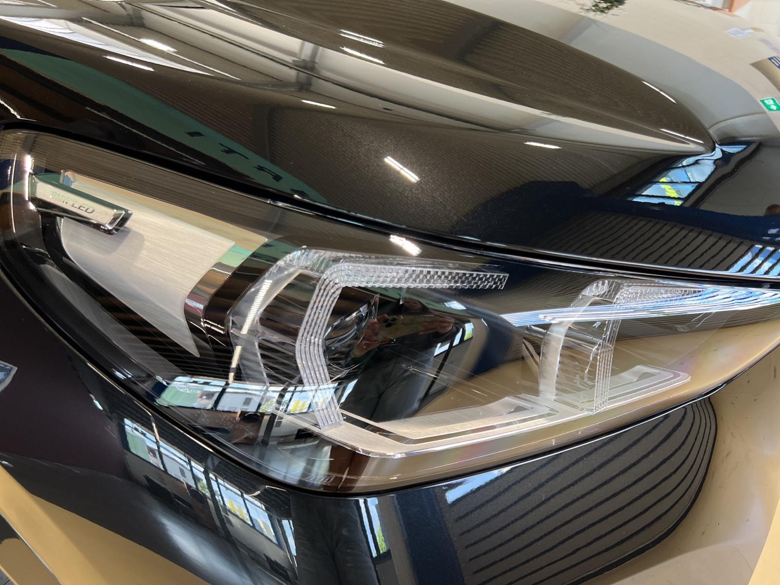 BMW iX1 20 eDrive-image-5