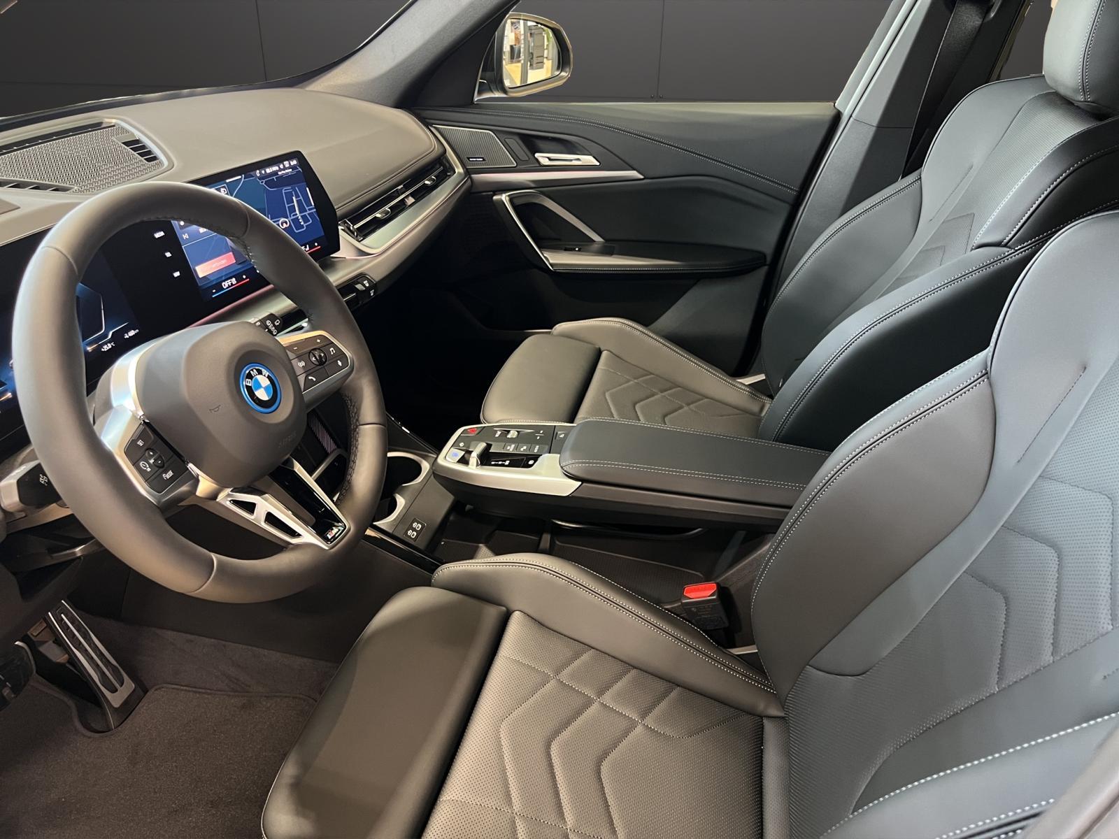 BMW iX1 20 eDrive-image-7