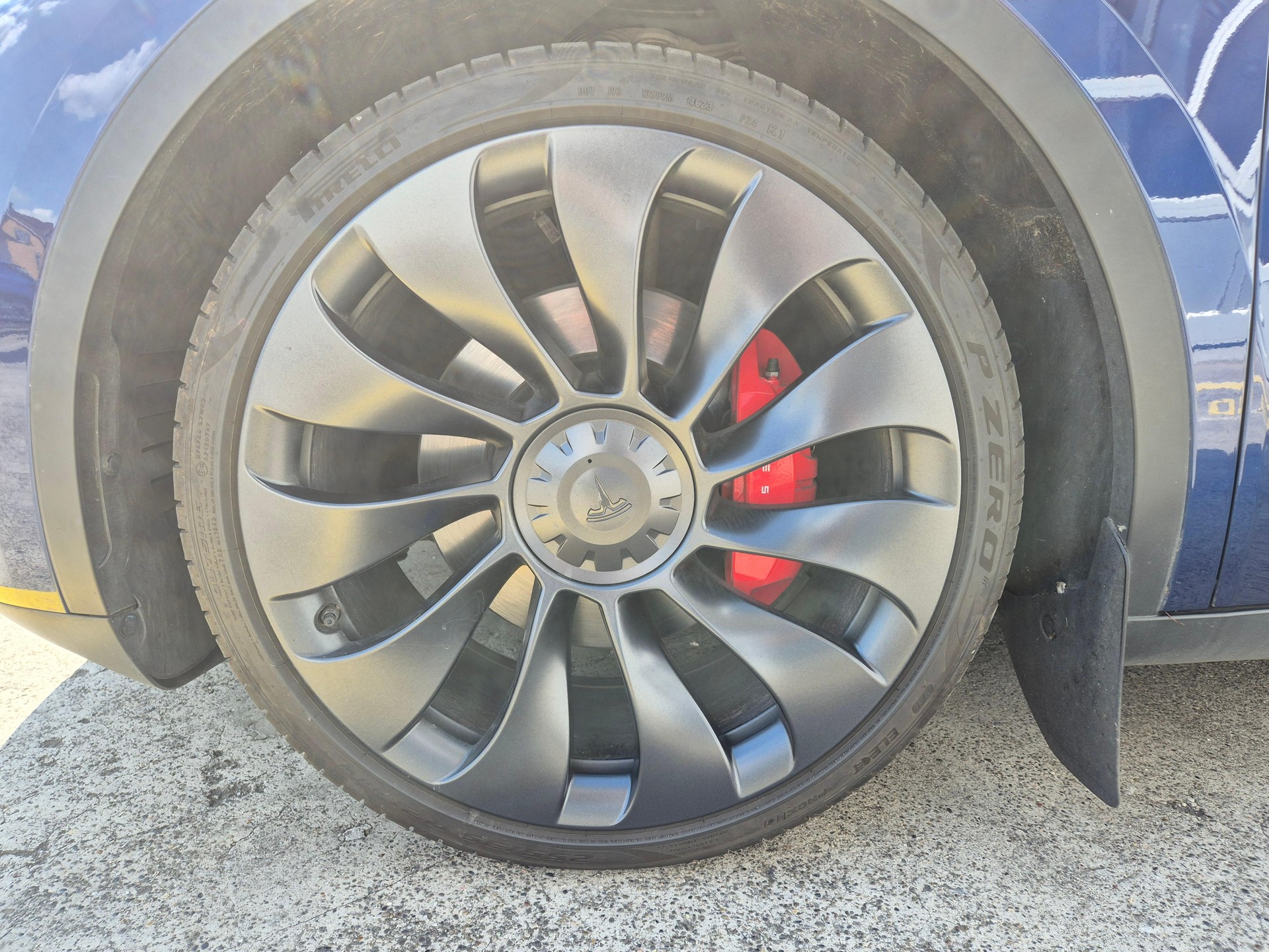 TESLA Model Y Performance D-image-5