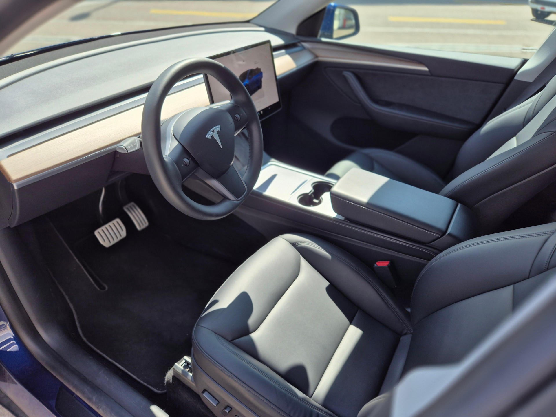TESLA Model Y Performance D-image-7