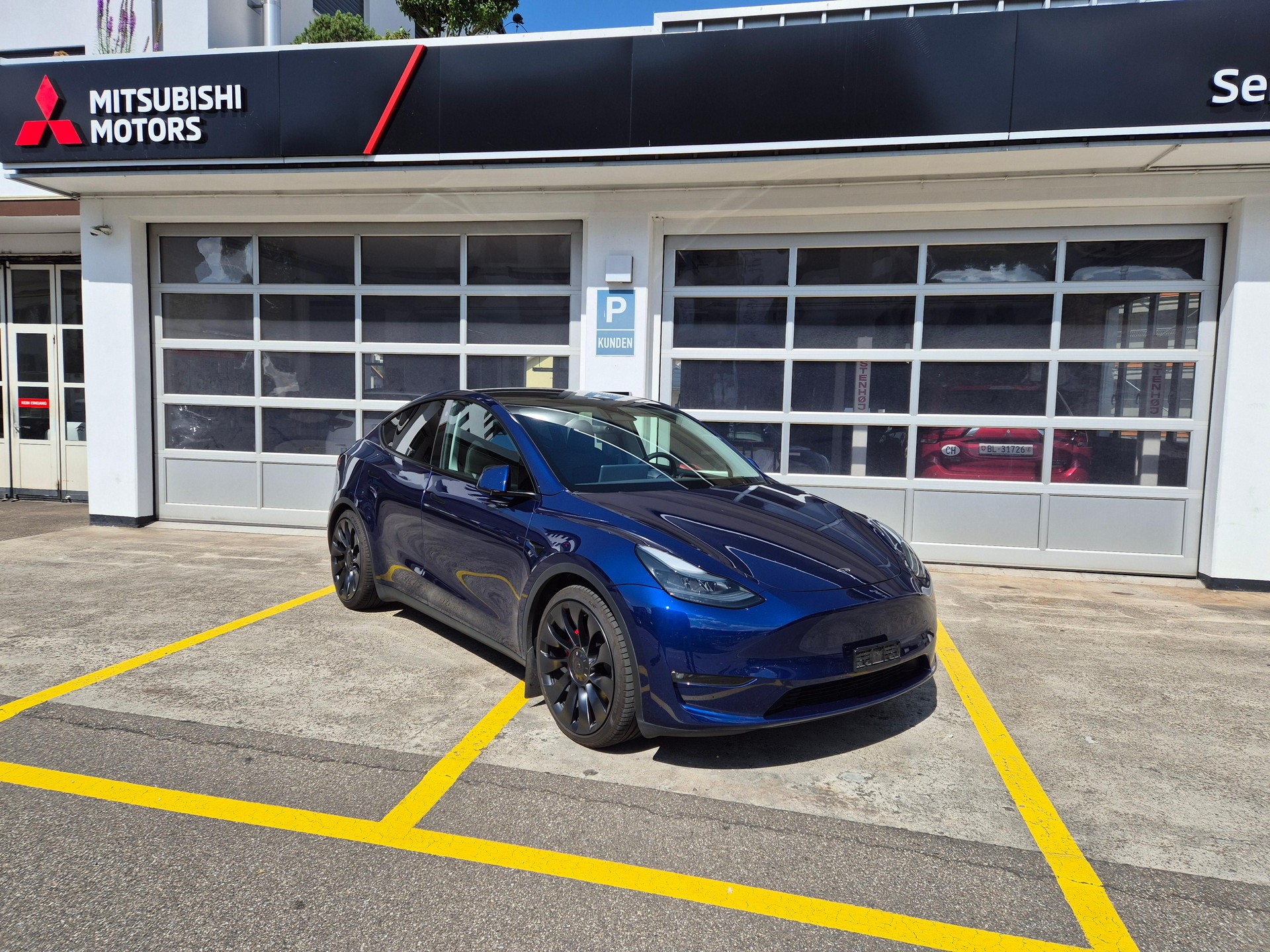 TESLA Model Y Performance D-image-3