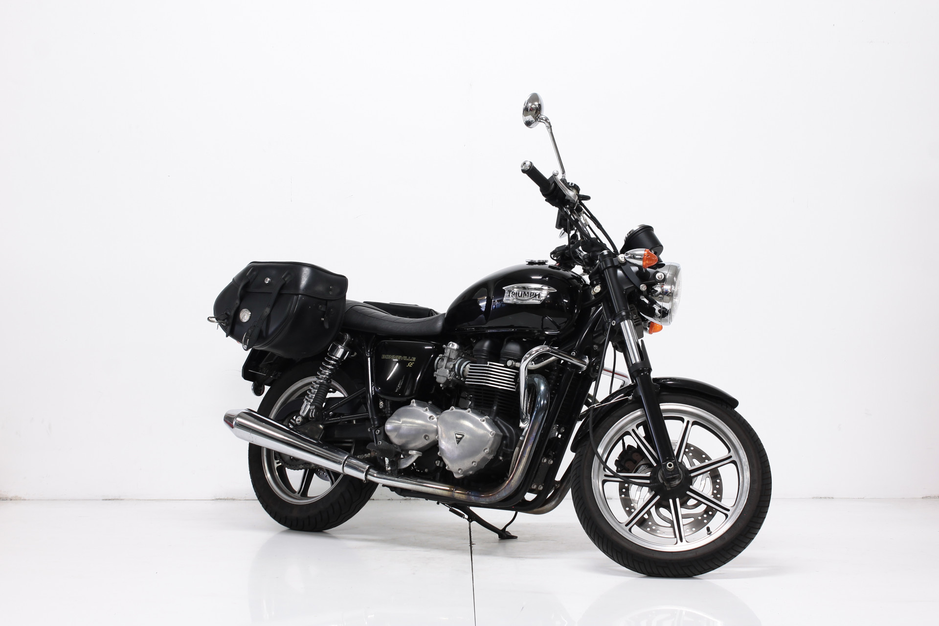 TRIUMPH Bonneville 900