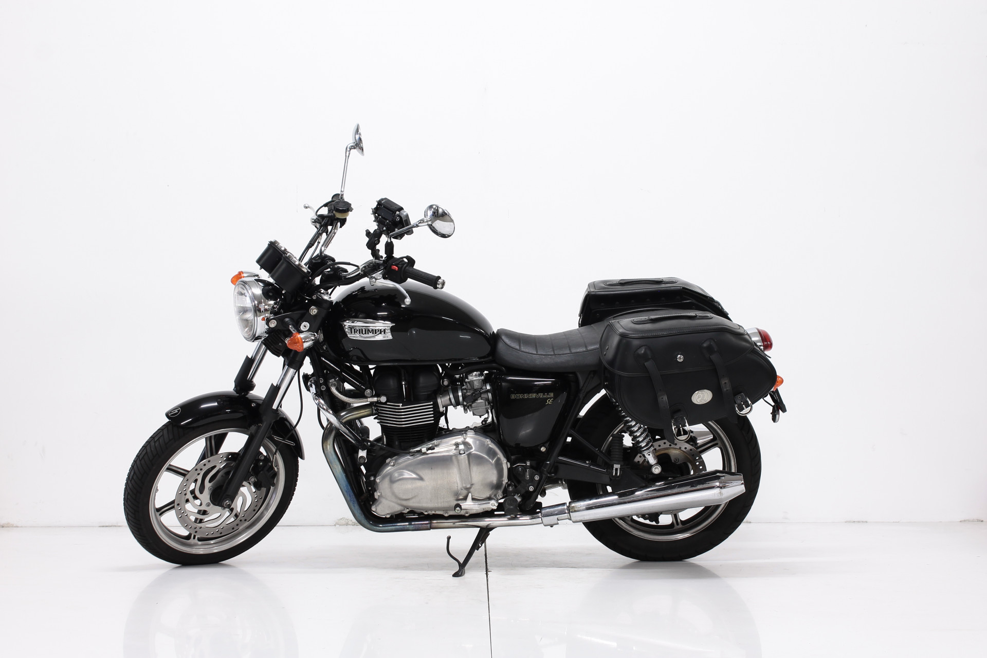 TRIUMPH Bonneville 900-image-4
