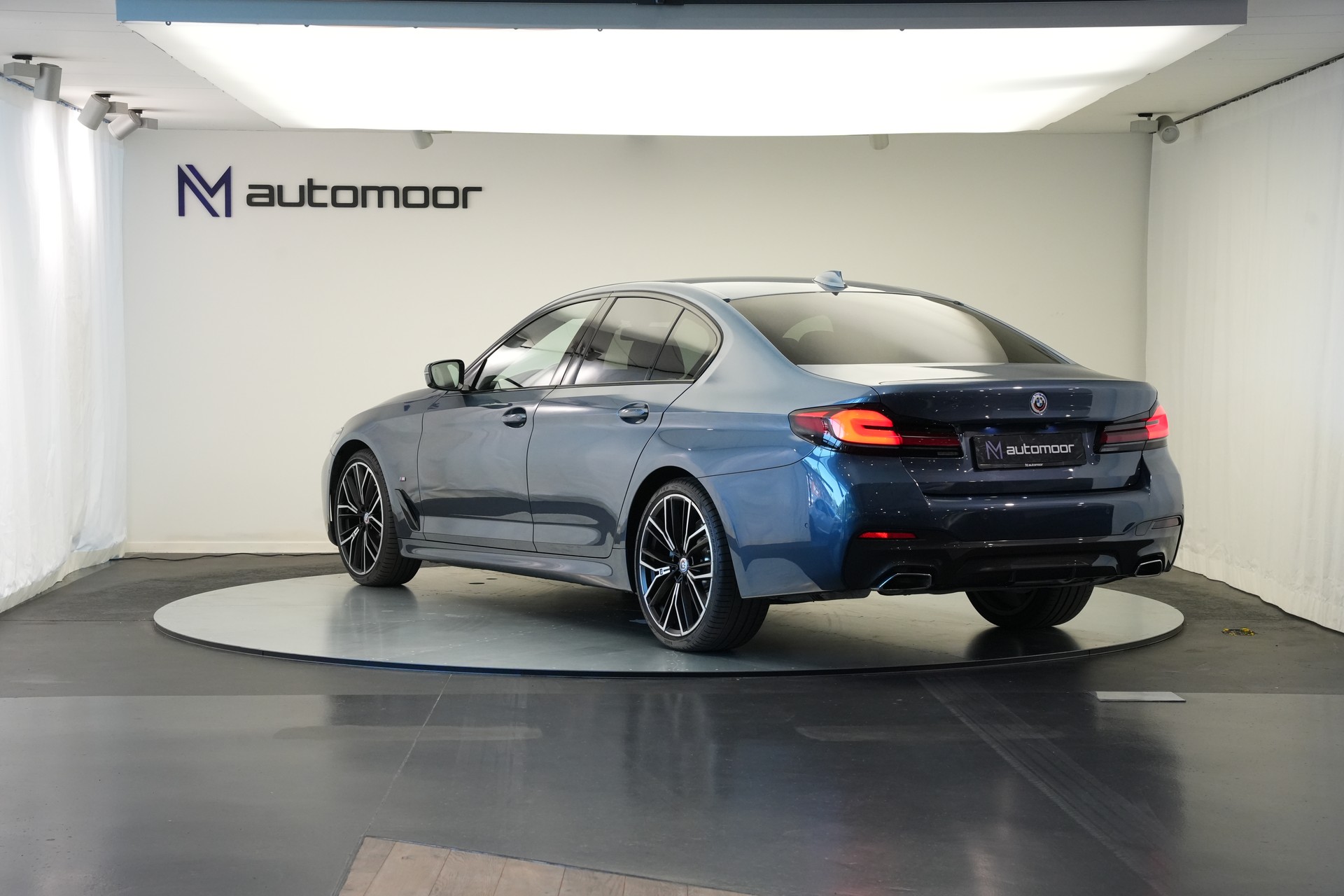 BMW 530i xDrive 48V M Sport Steptronic *Anhängerkupplung*-image-6