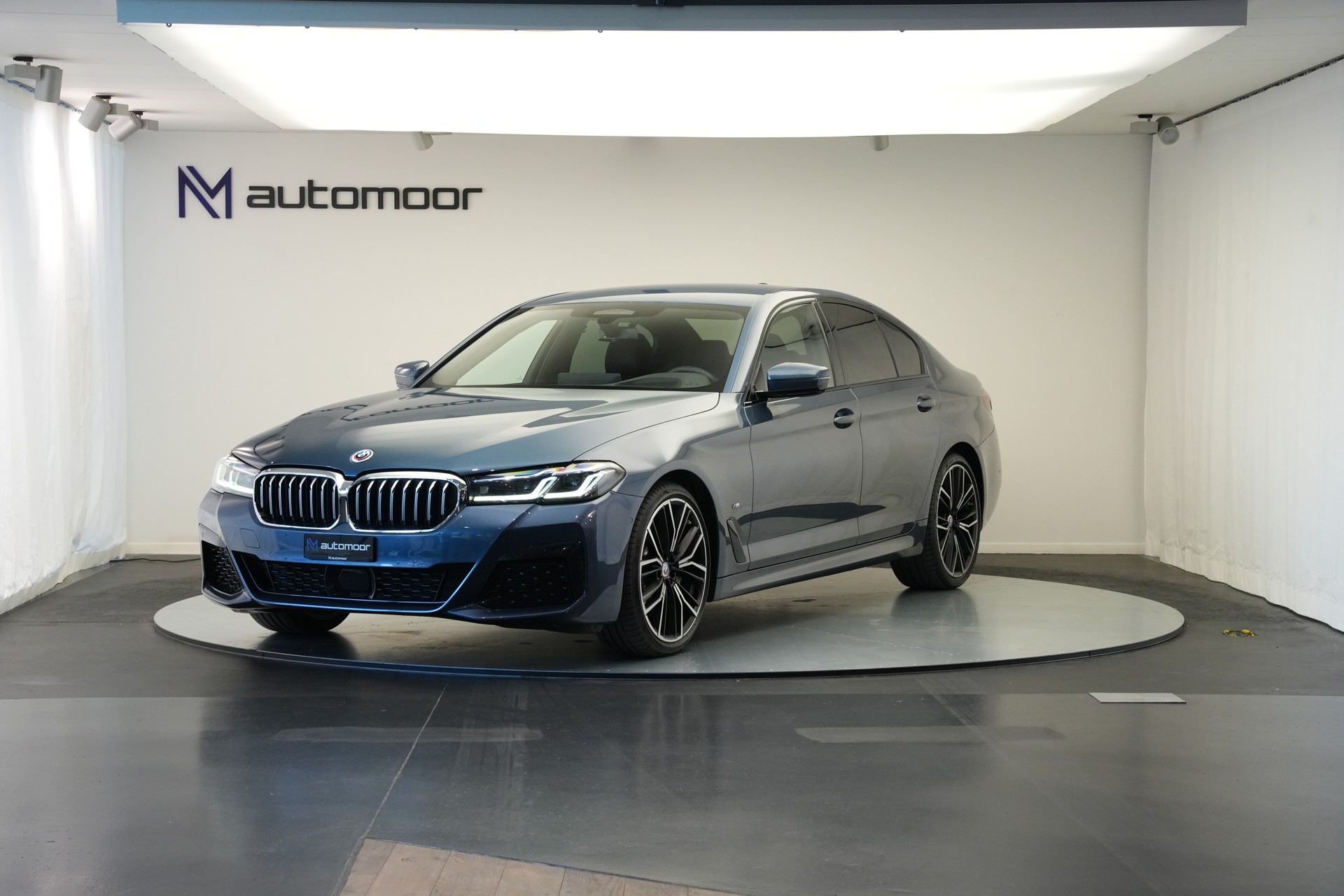 BMW 530i xDrive 48V M Sport Steptronic *Anhängerkupplung*-image-0