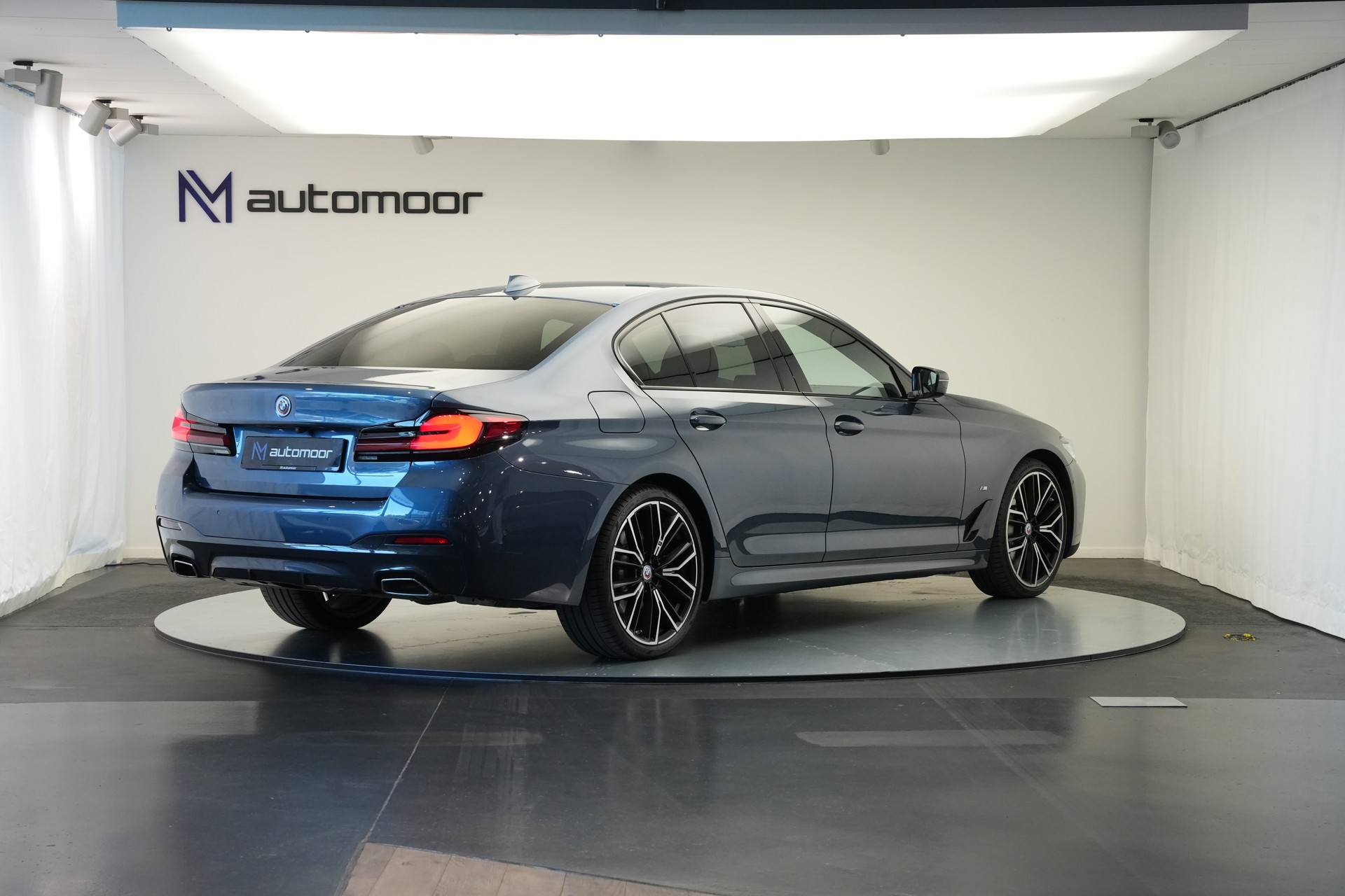 BMW 530i xDrive 48V M Sport Steptronic *Anhängerkupplung*-image-4