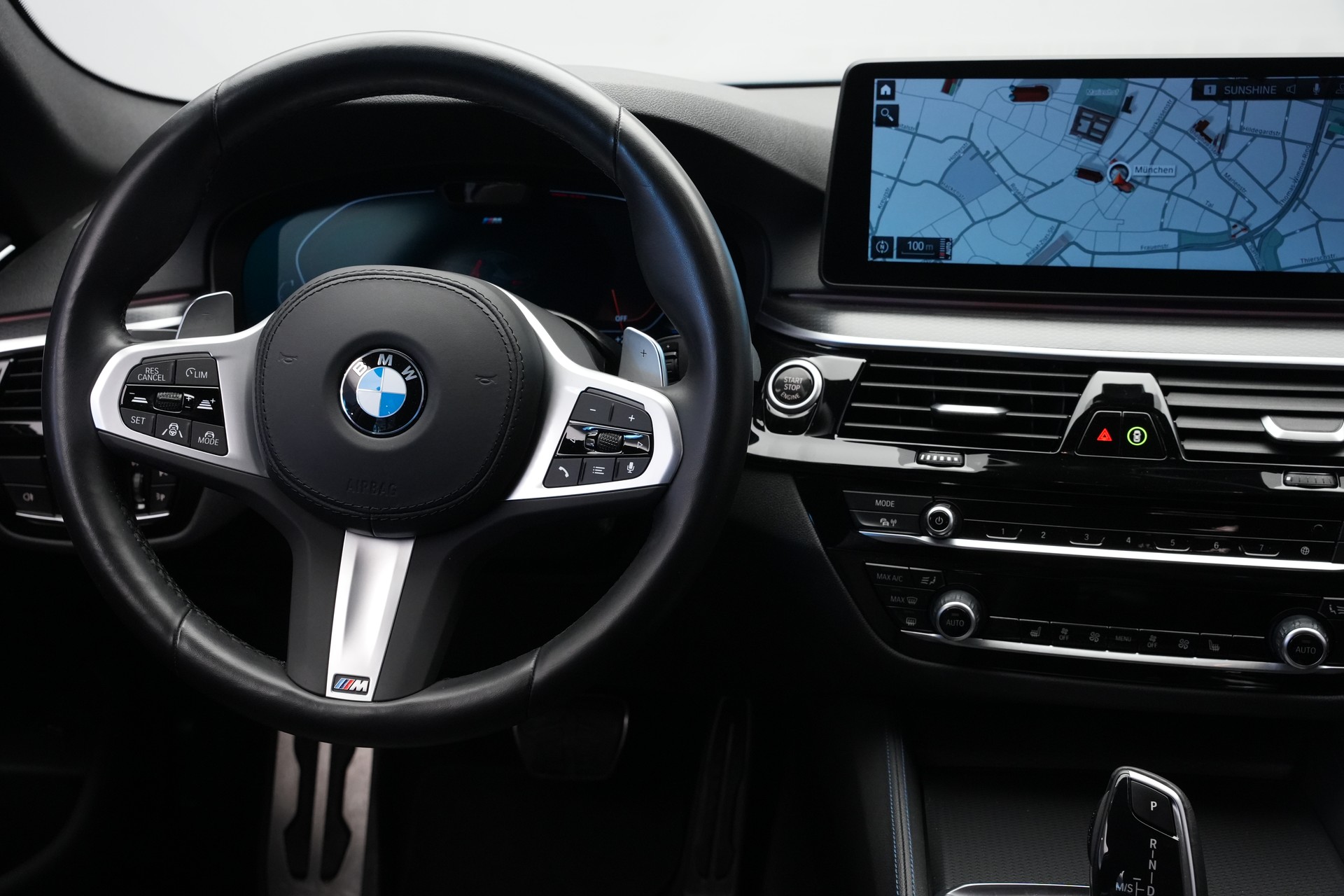 BMW 530i xDrive 48V M Sport Steptronic *Anhängerkupplung*-image-17