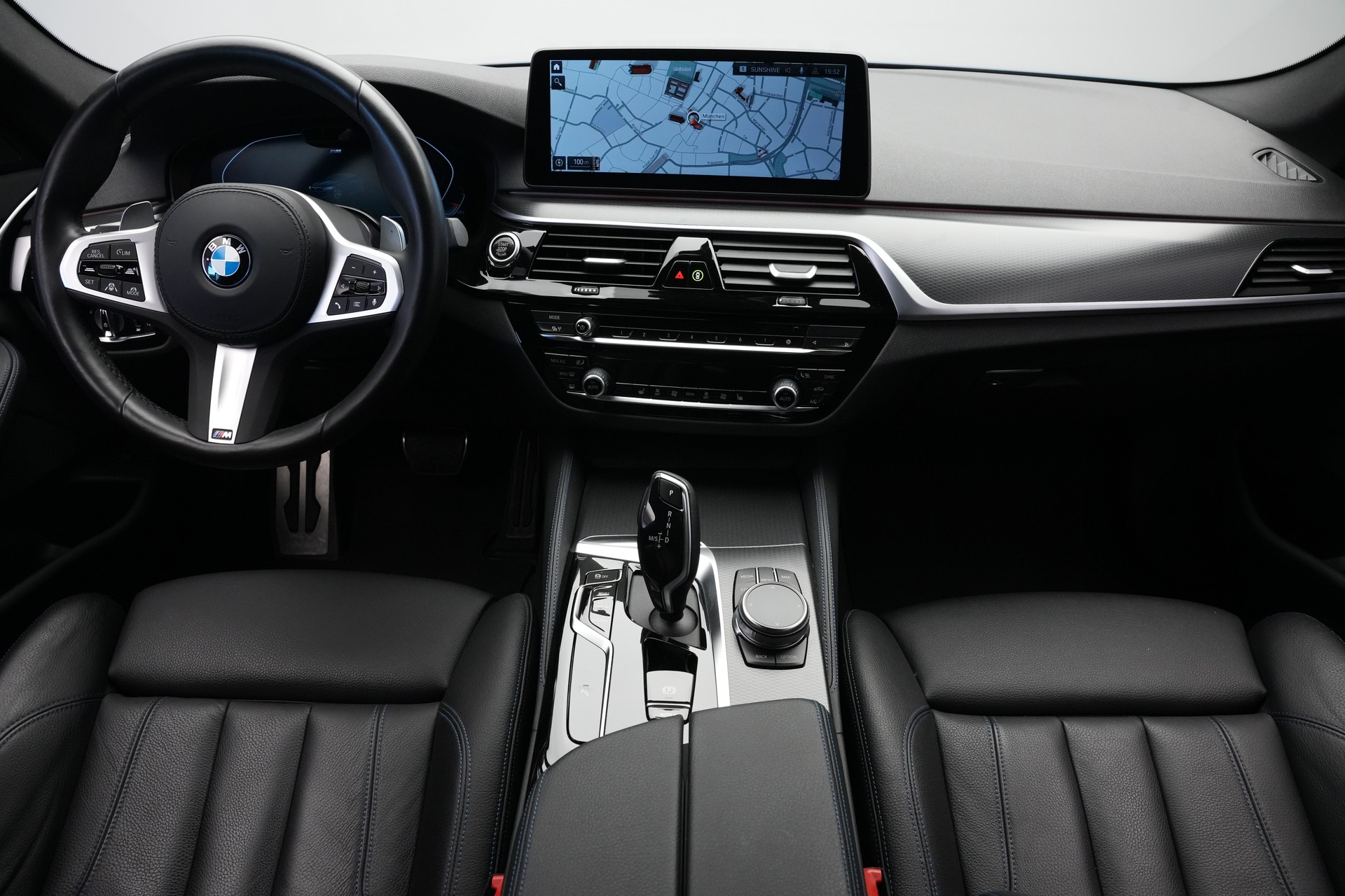 BMW 530i xDrive 48V M Sport Steptronic *Anhängerkupplung*-image-9