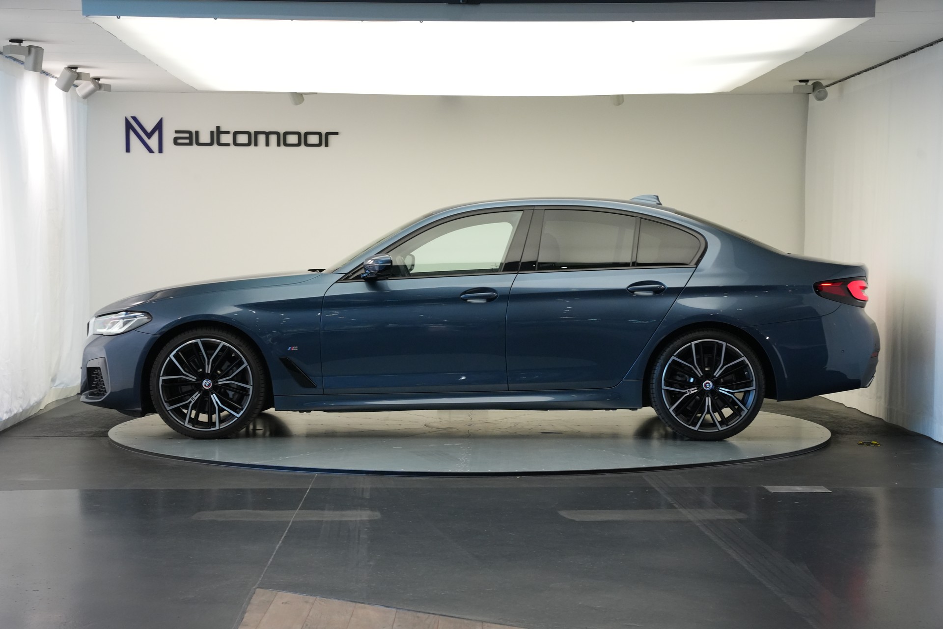 BMW 530i xDrive 48V M Sport Steptronic *Anhängerkupplung*-image-7
