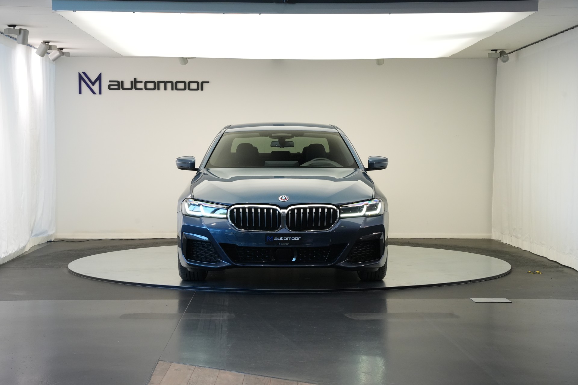 BMW 530i xDrive 48V M Sport Steptronic *Anhängerkupplung*-image-1