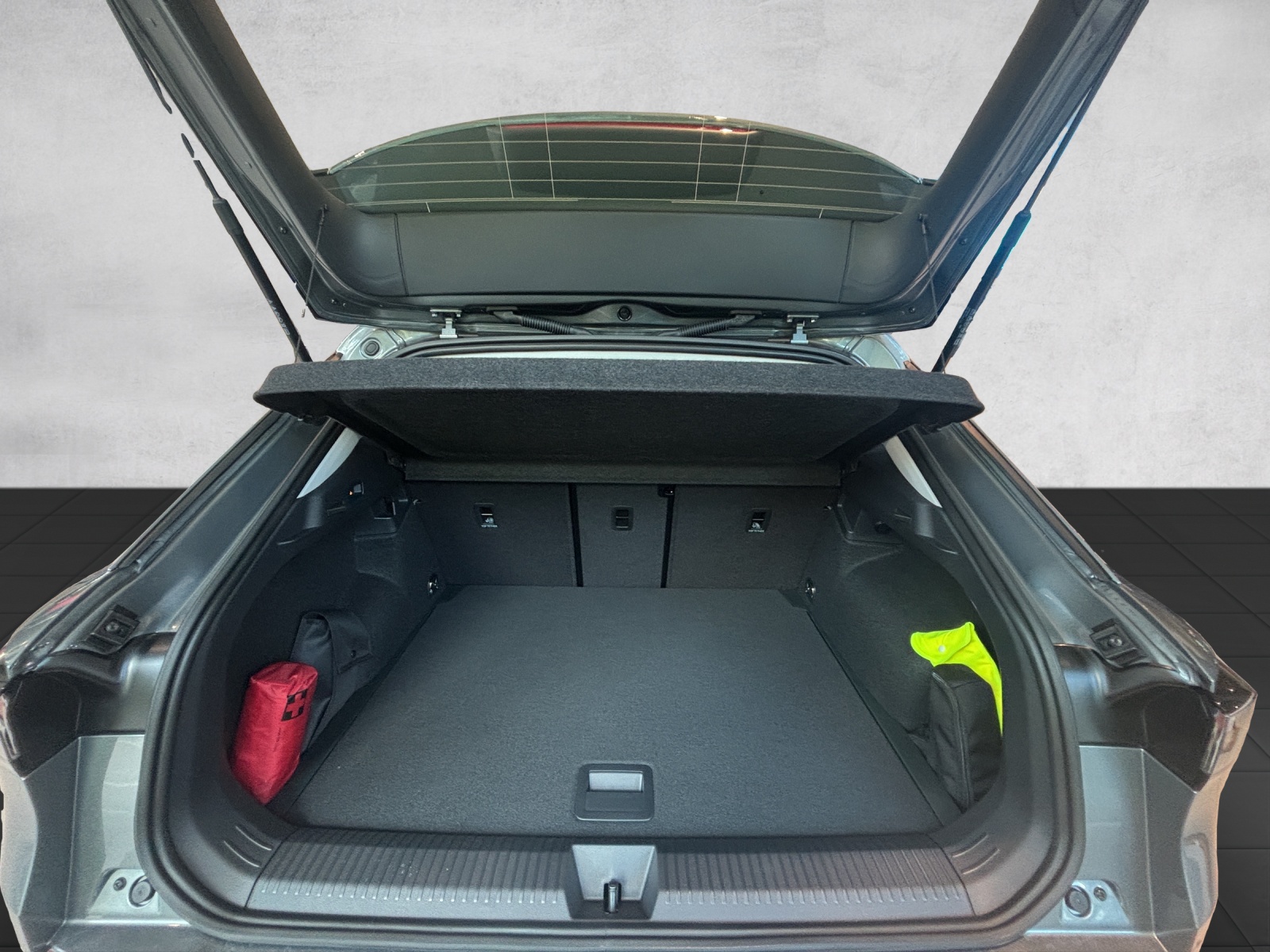 VW T-Roc 1.5 eTSI mHEV Life DSG-image-12