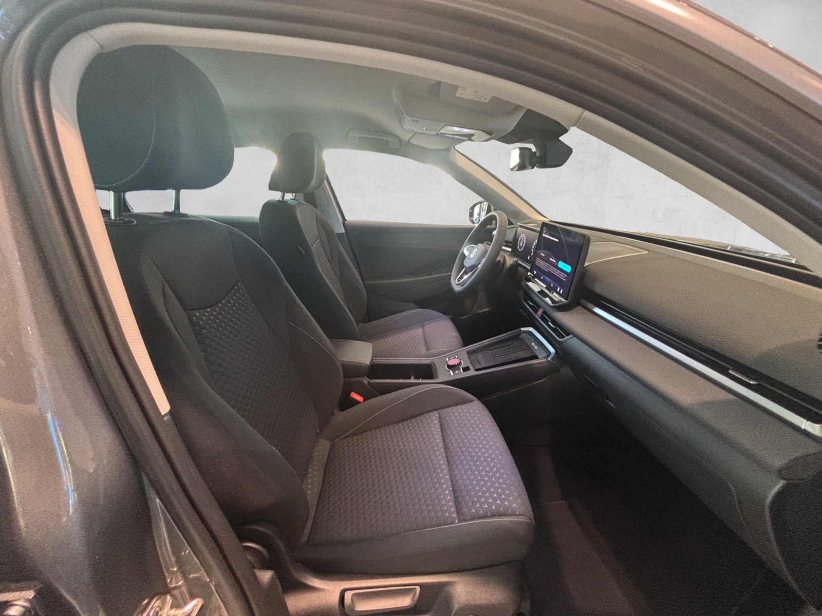 VW T-Roc 1.5 eTSI mHEV Life DSG-image-11