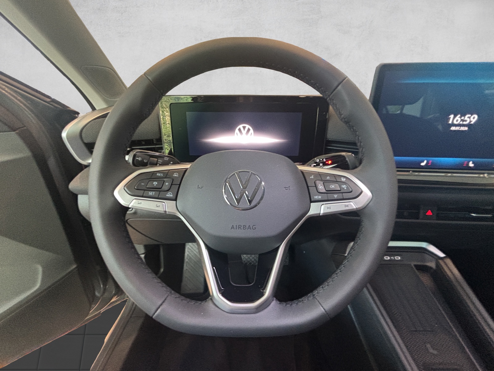 VW T-Roc 1.5 eTSI mHEV Life DSG-image-9