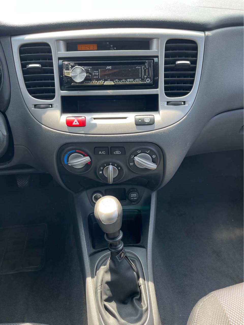 KIA Rio 1.4 16V Classic-image-10
