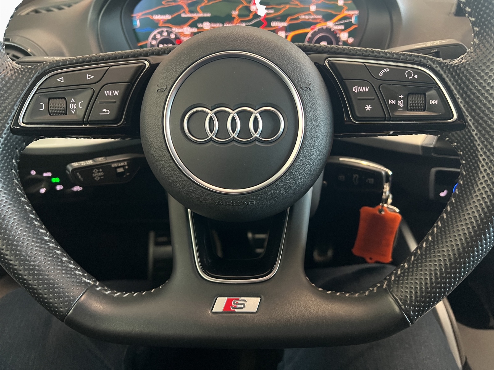 AUDI Q2 2.0 TFSI sport quattro S-tronic-image-18