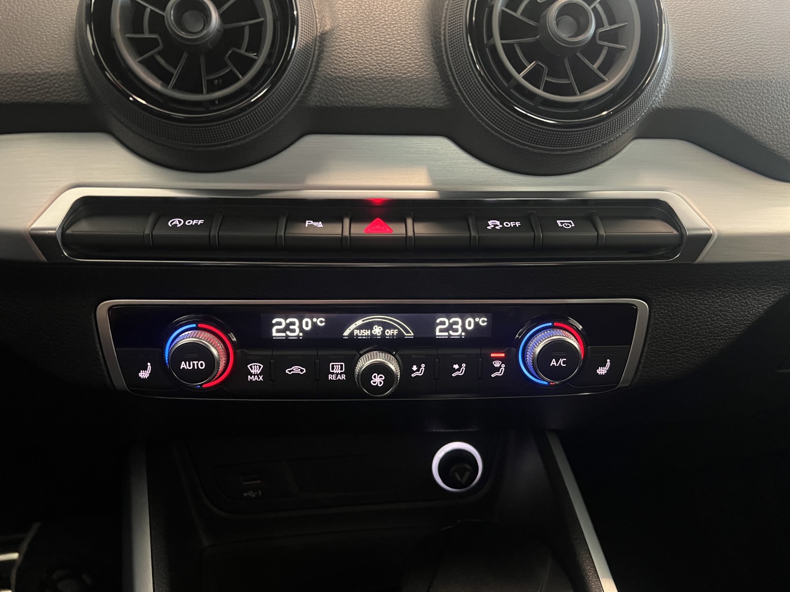 AUDI Q2 2.0 TFSI sport quattro S-tronic-image-14