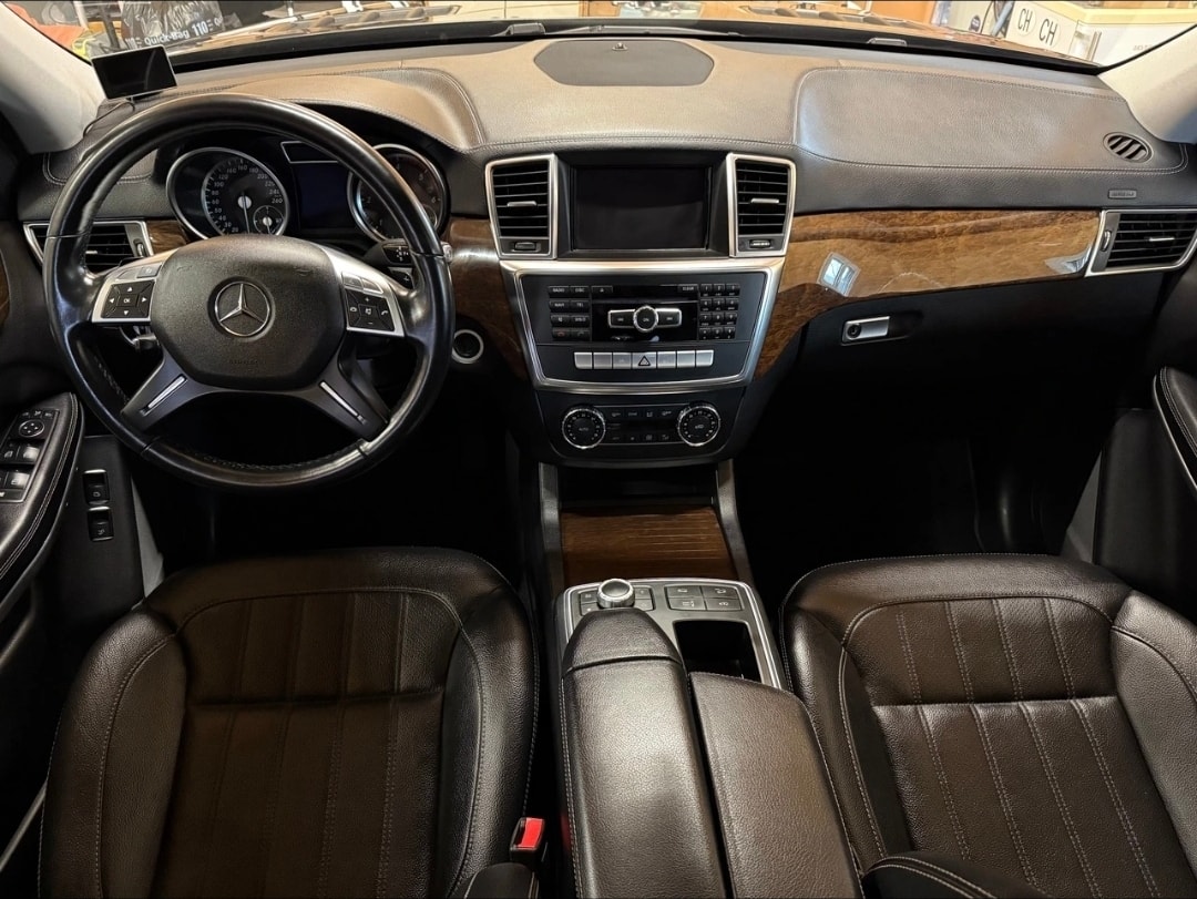 MERCEDES-BENZ GL 350 BlueTEC 4Matic 7G-TRONIC-image-11