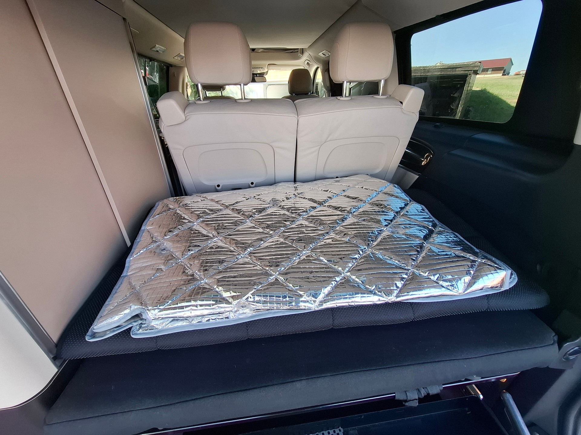 MERCEDES-BENZ 250 d 4matic-image-8