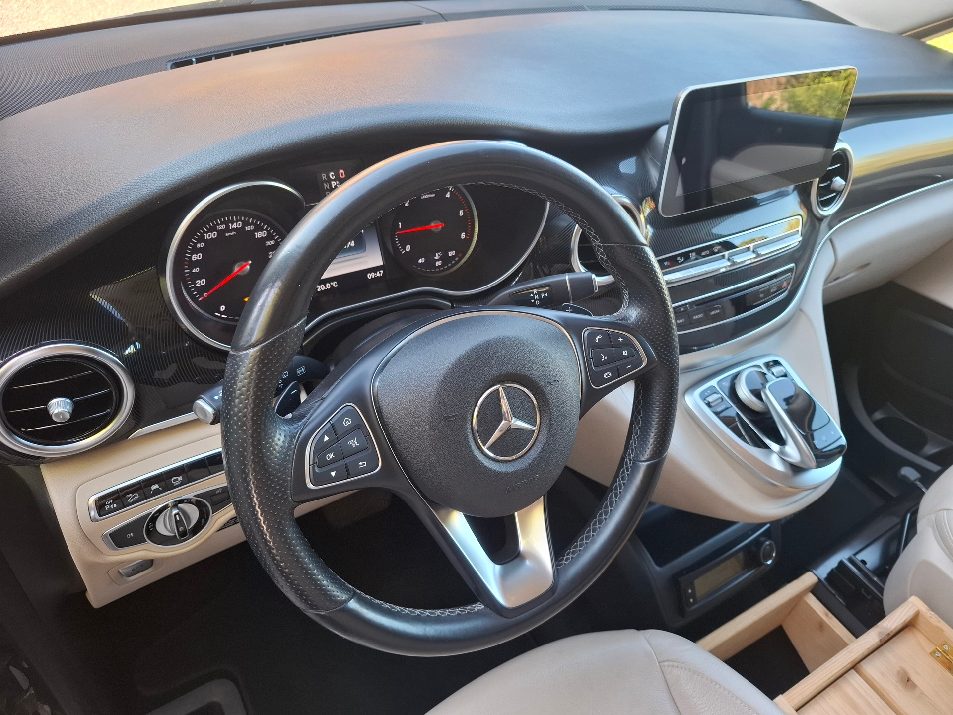 MERCEDES-BENZ 250 d 4matic-image-2