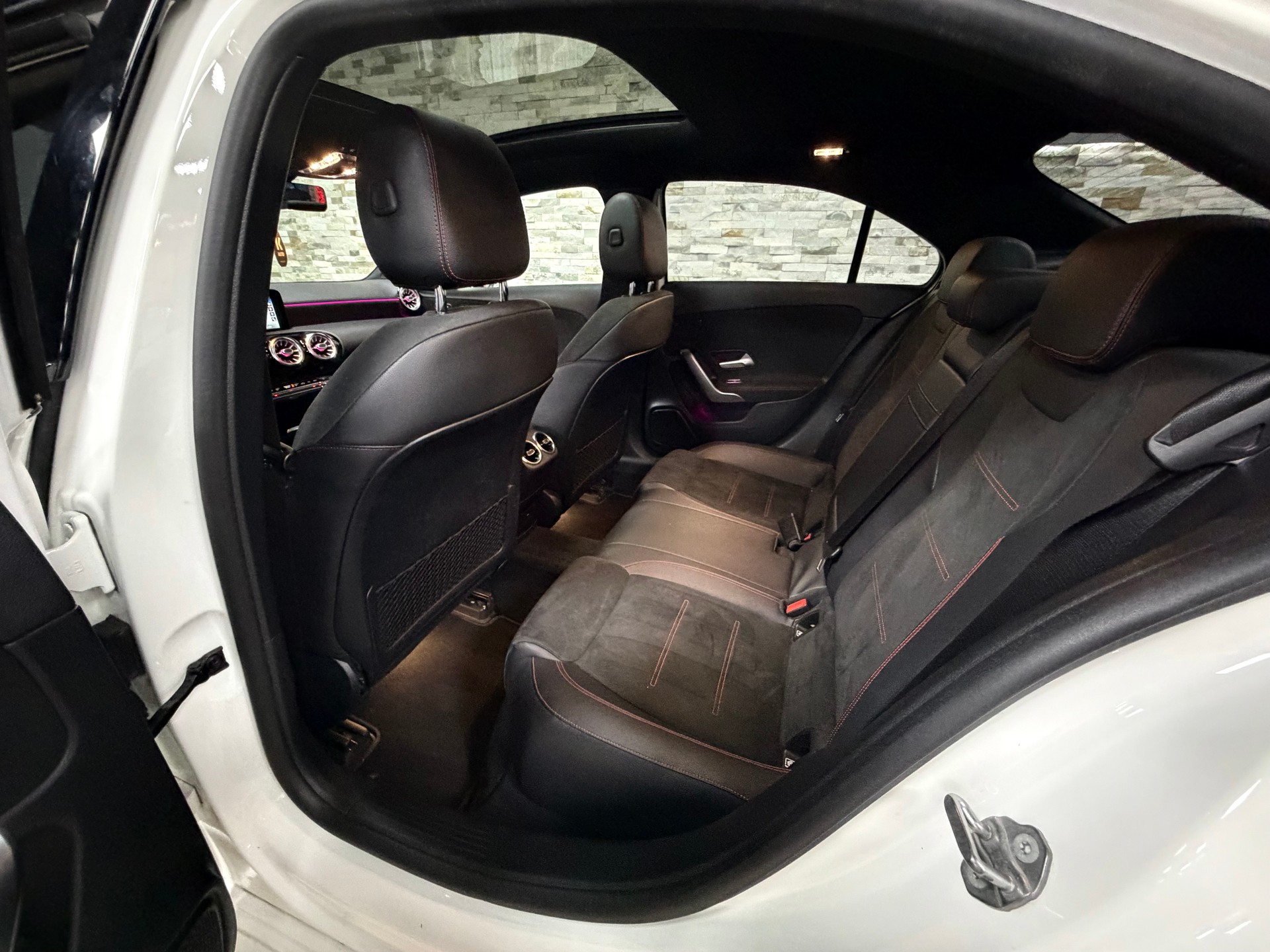 MERCEDES-BENZ A 220 AMG Line 7G-DCT 4Matic-image-20