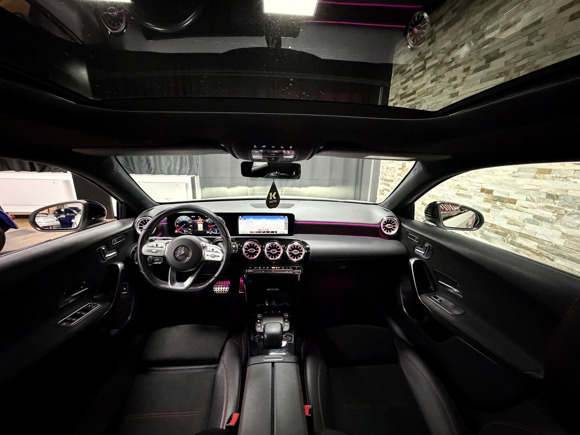 MERCEDES-BENZ A 220 AMG Line 7G-DCT 4Matic-image-21