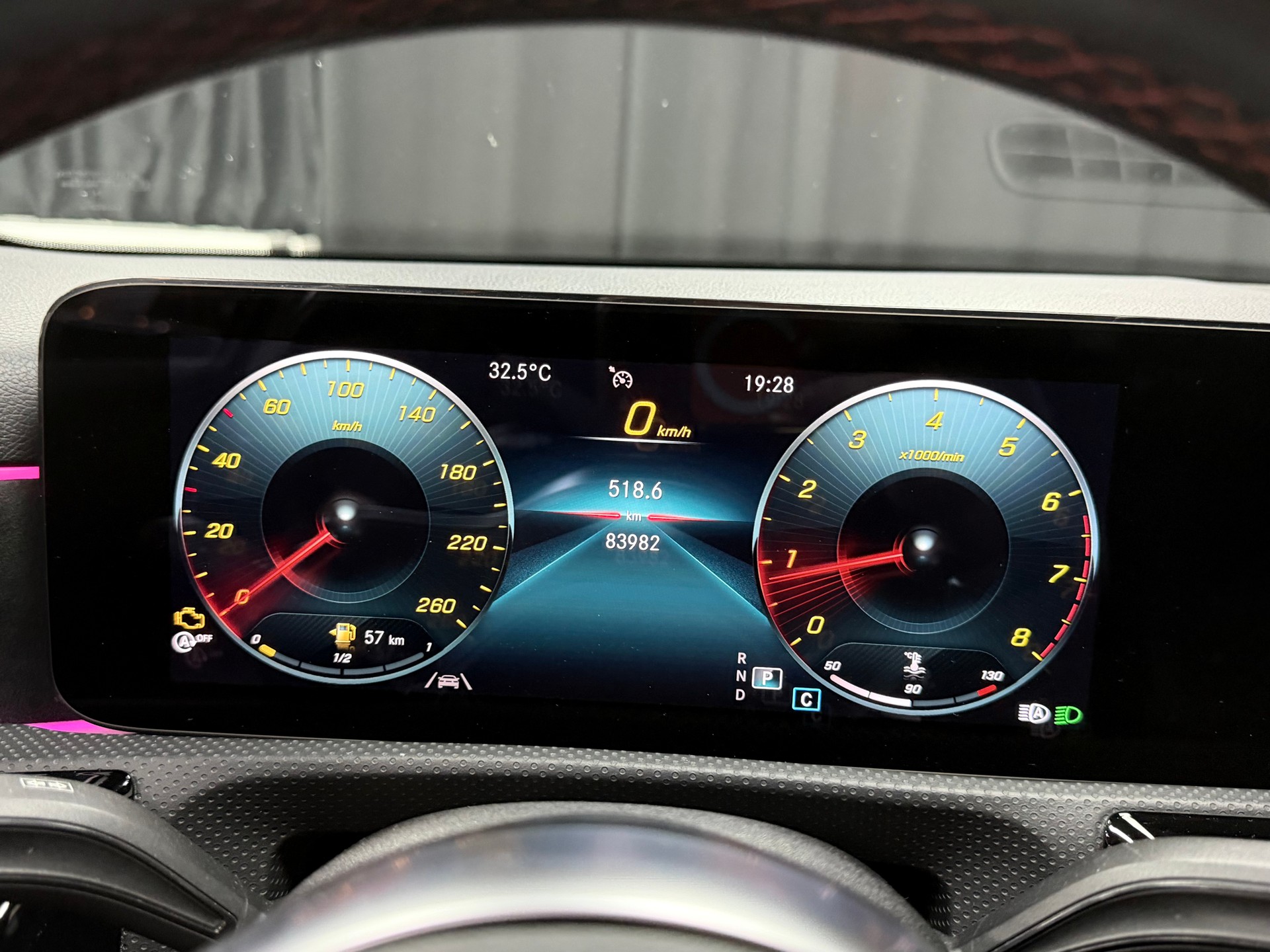 MERCEDES-BENZ A 220 AMG Line 7G-DCT 4Matic-image-12