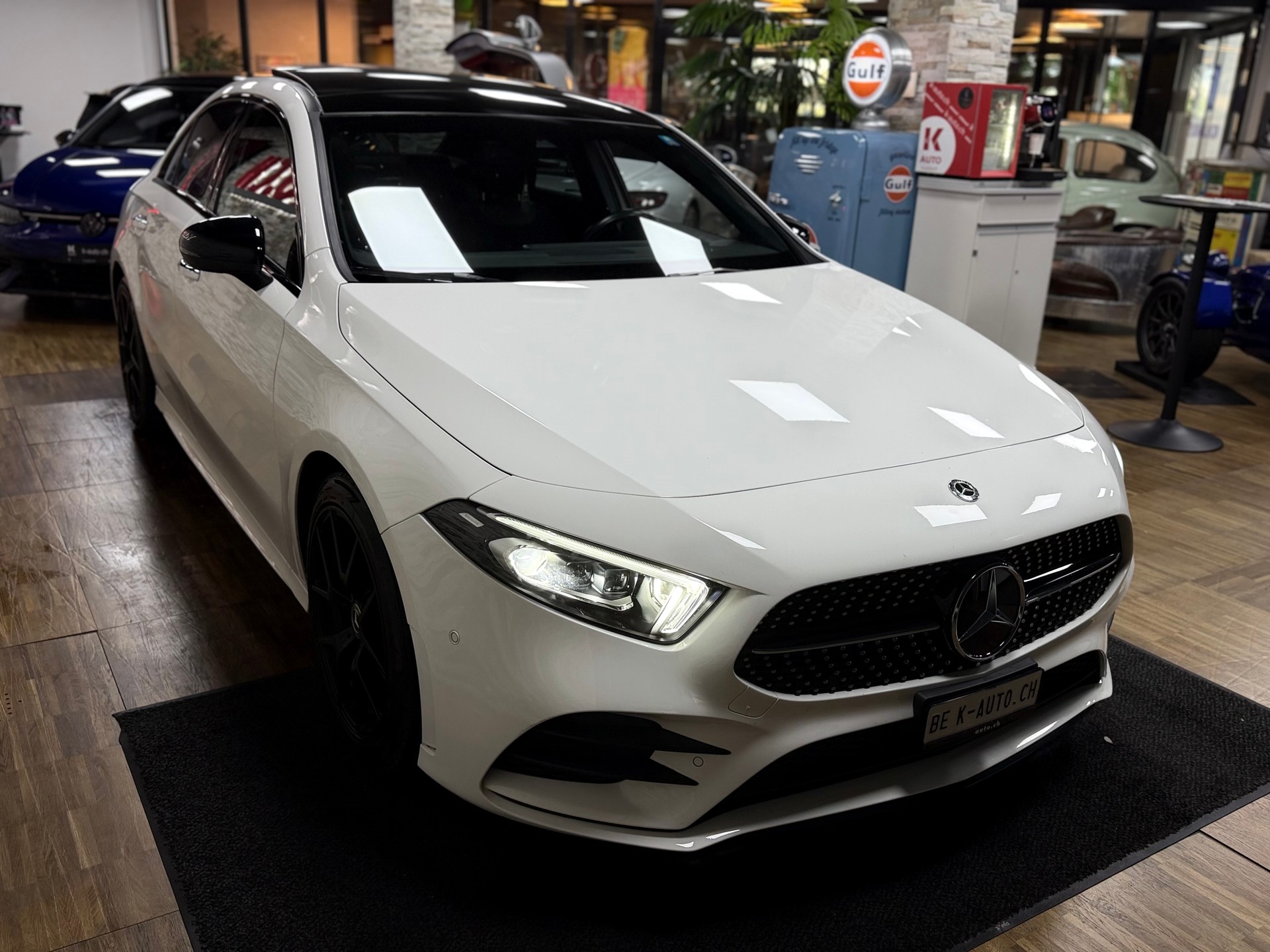 MERCEDES-BENZ A 220 AMG Line 7G-DCT 4Matic-image-6