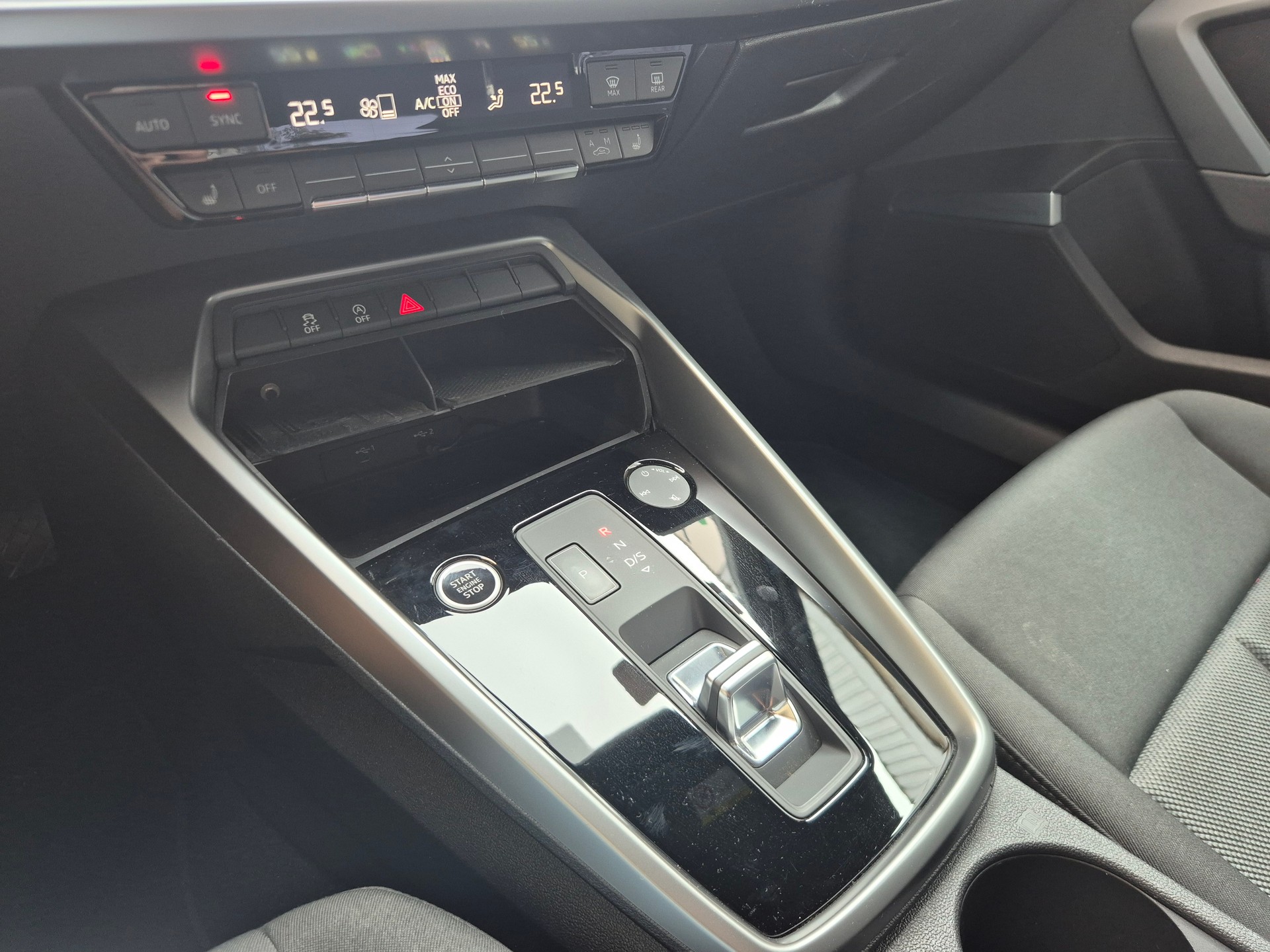 AUDI A3 Sportback 40 TFSI advanced quattro S-tronic-image-13