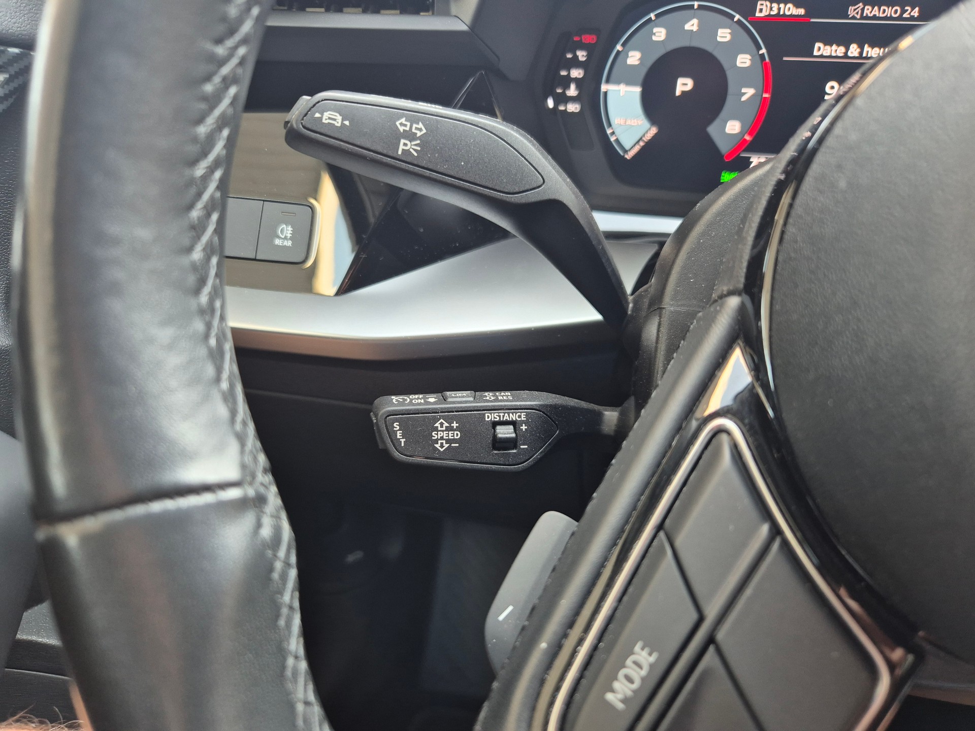 AUDI A3 Sportback 40 TFSI advanced quattro S-tronic-image-10
