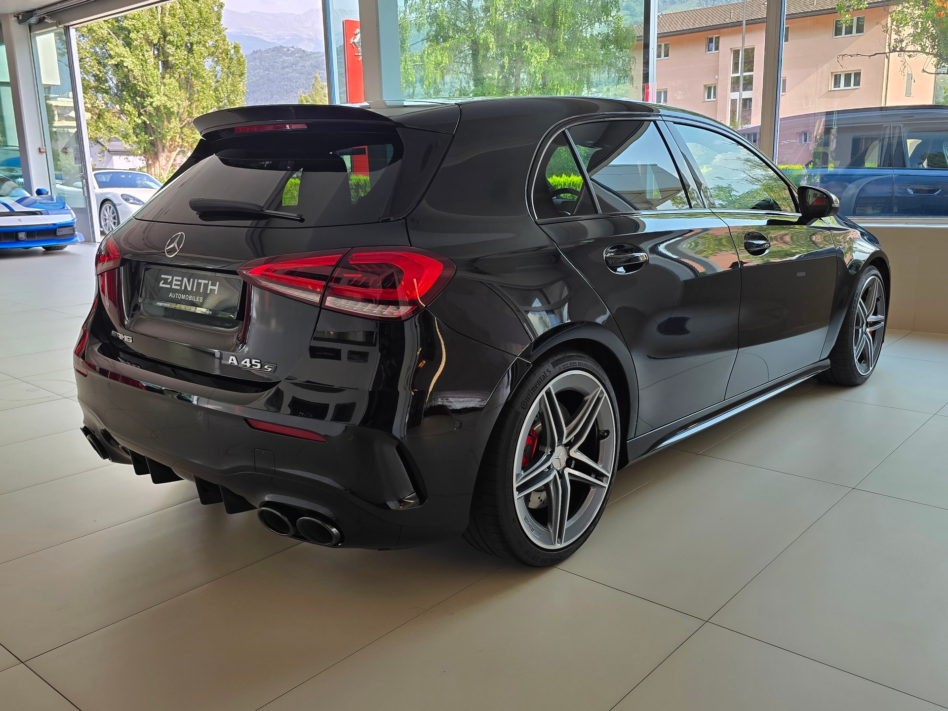 MERCEDES-BENZ A 45 S AMG 4Matic+ Speedshift-image-4