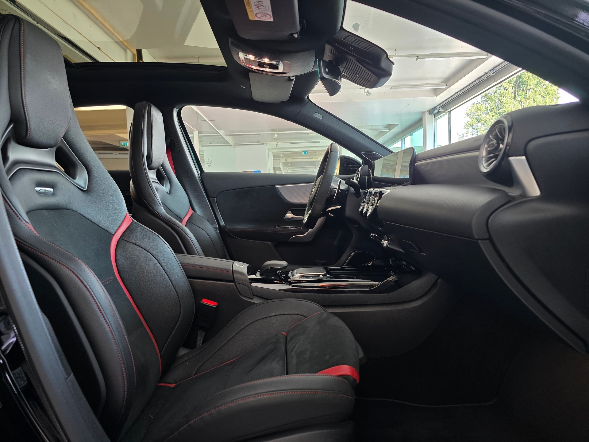 MERCEDES-BENZ A 45 S AMG 4Matic+ Speedshift-image-12