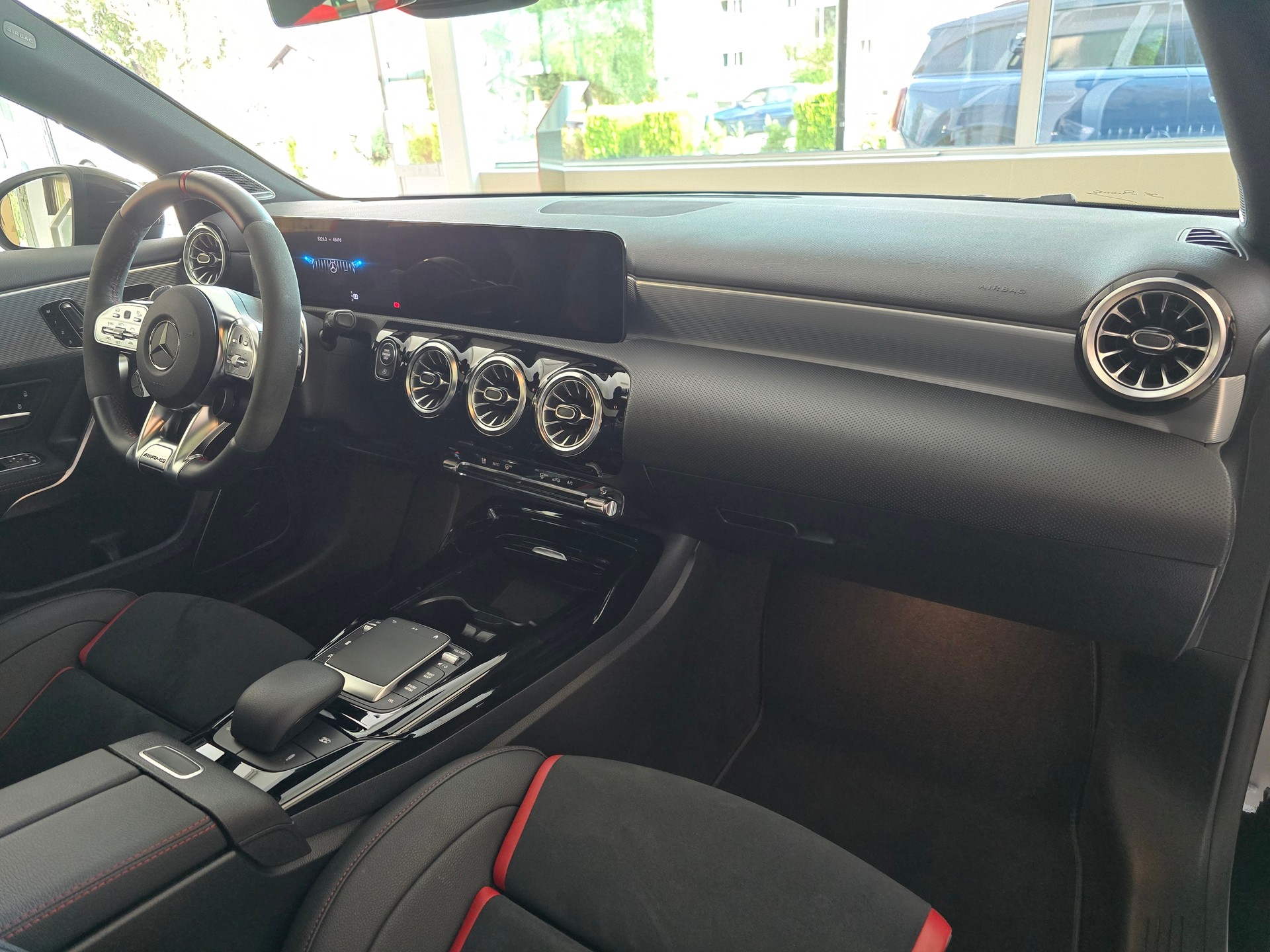 MERCEDES-BENZ A 45 S AMG 4Matic+ Speedshift-image-14