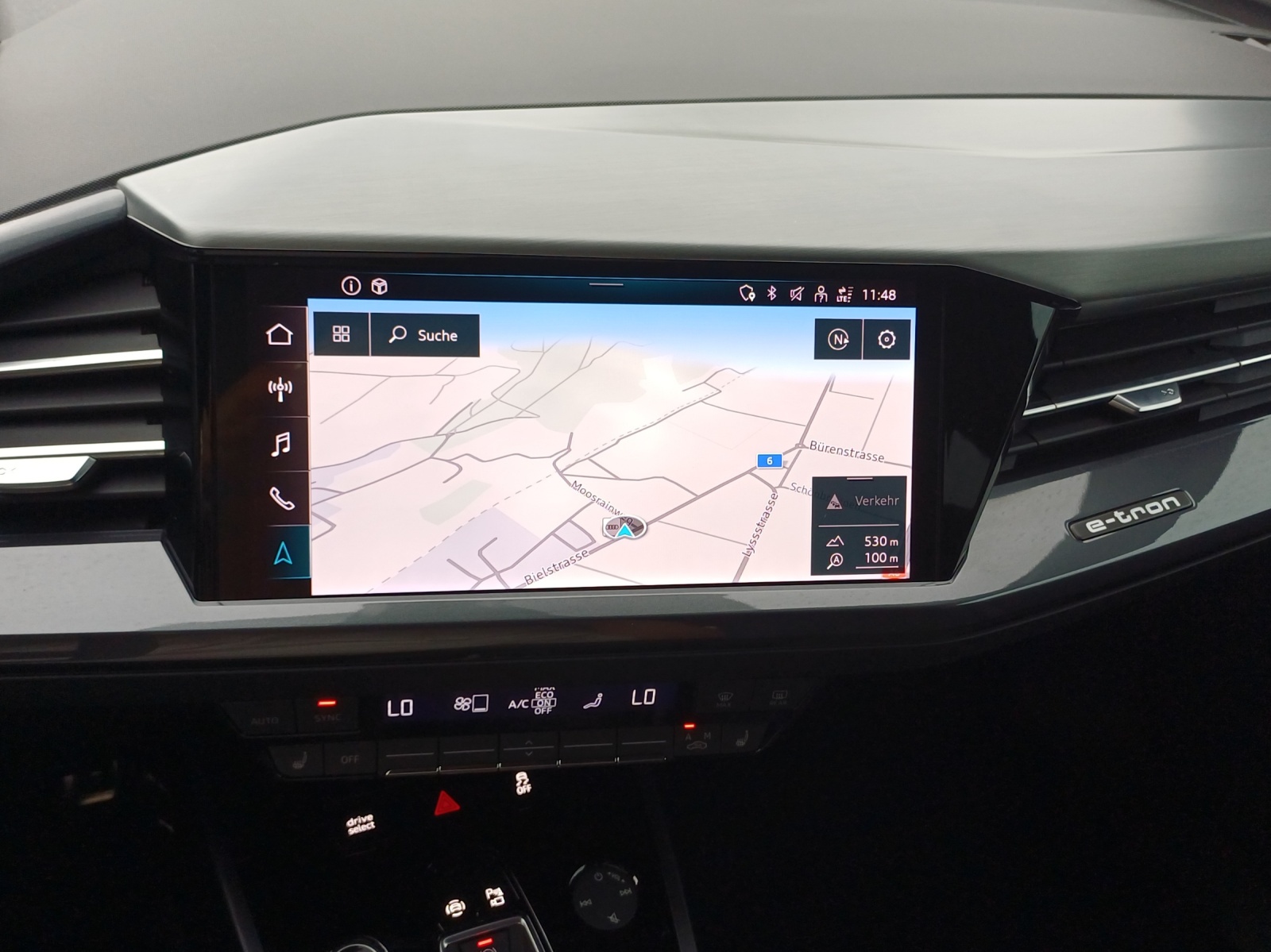 AUDI Q4 e-tron 45 quattro-image-11