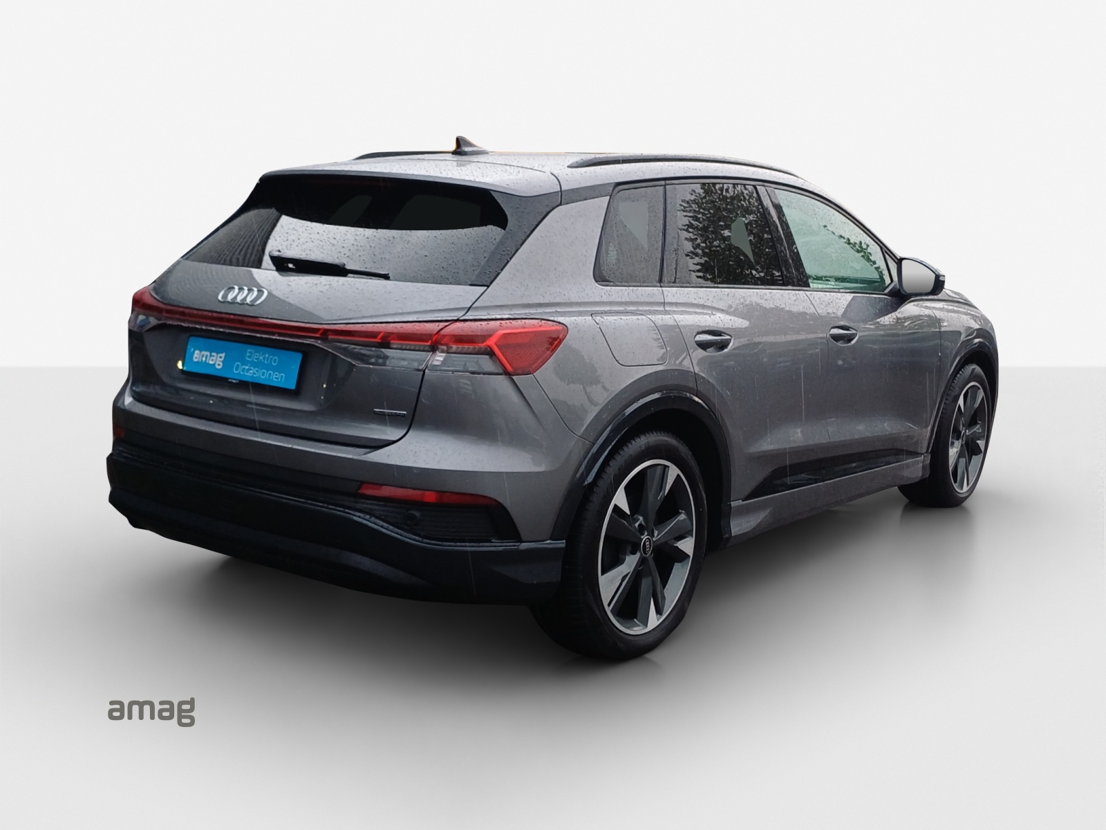 AUDI Q4 e-tron 45 quattro-image-5