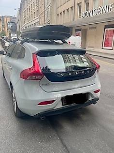 VOLVO V40-image-0