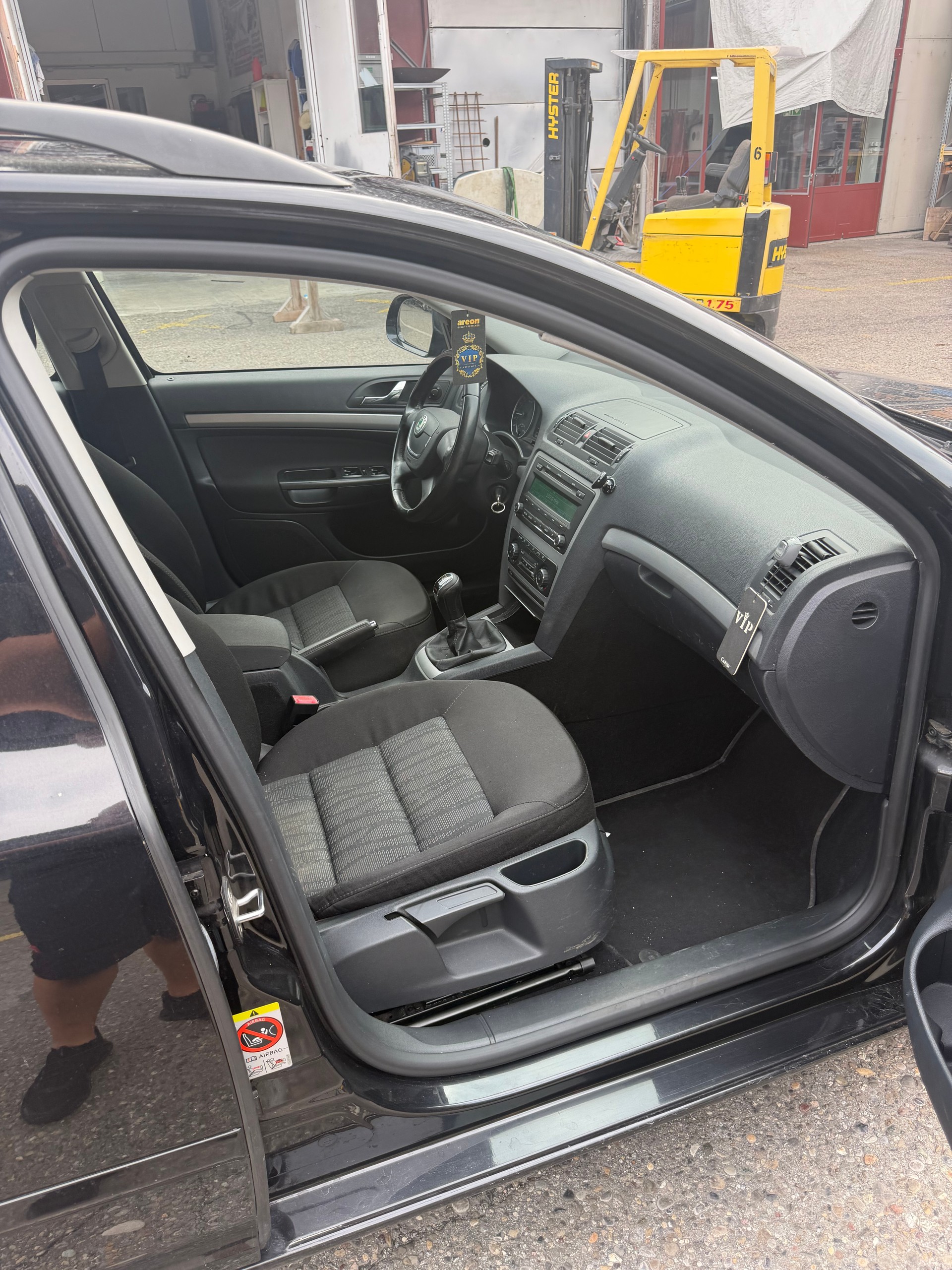 SKODA Octavia Combi 1.6 TDI Swiss Adventure 4x4-image-6