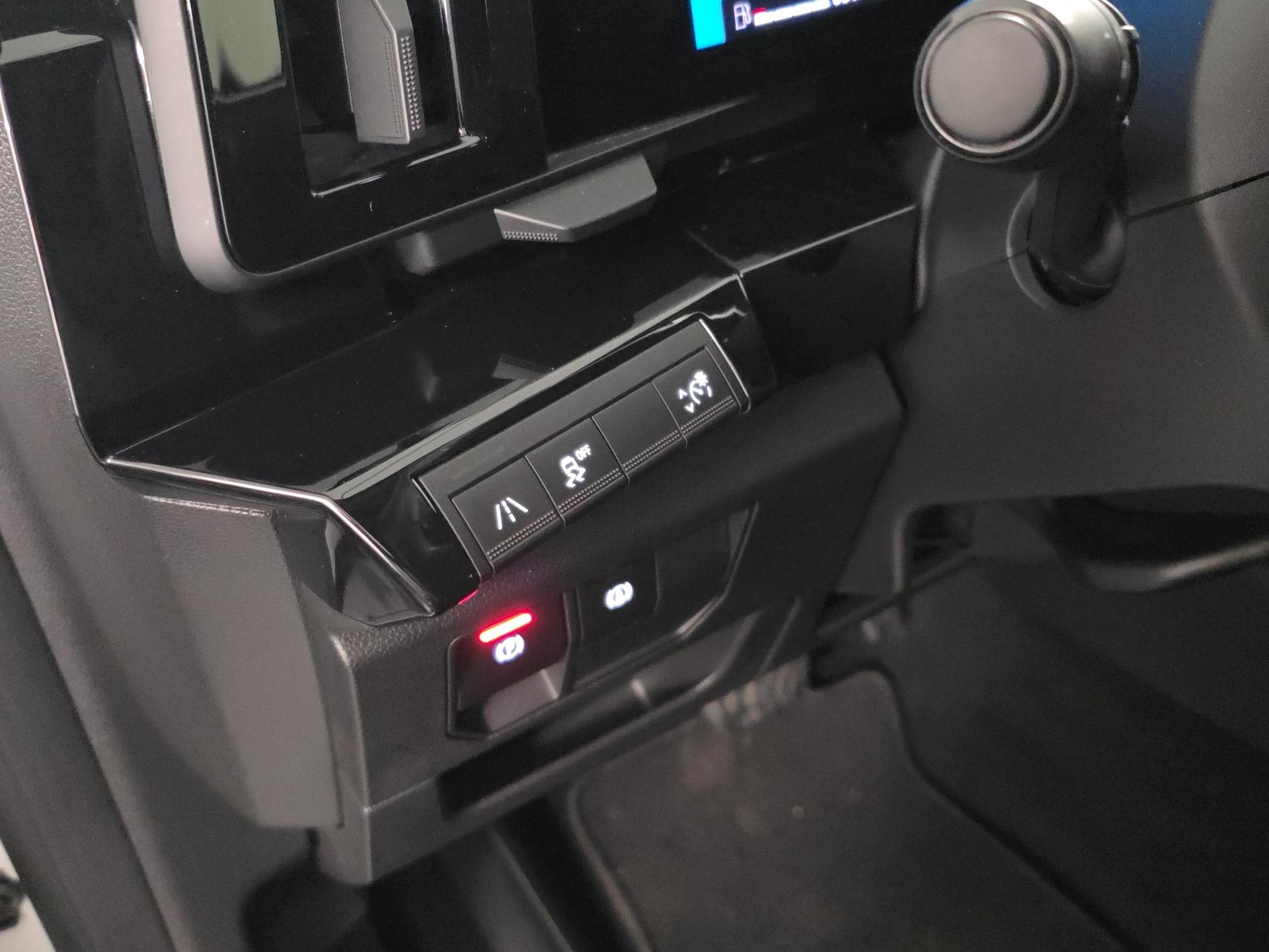RENAULT Austral 1.2 HEV 200 Techno A-image-19